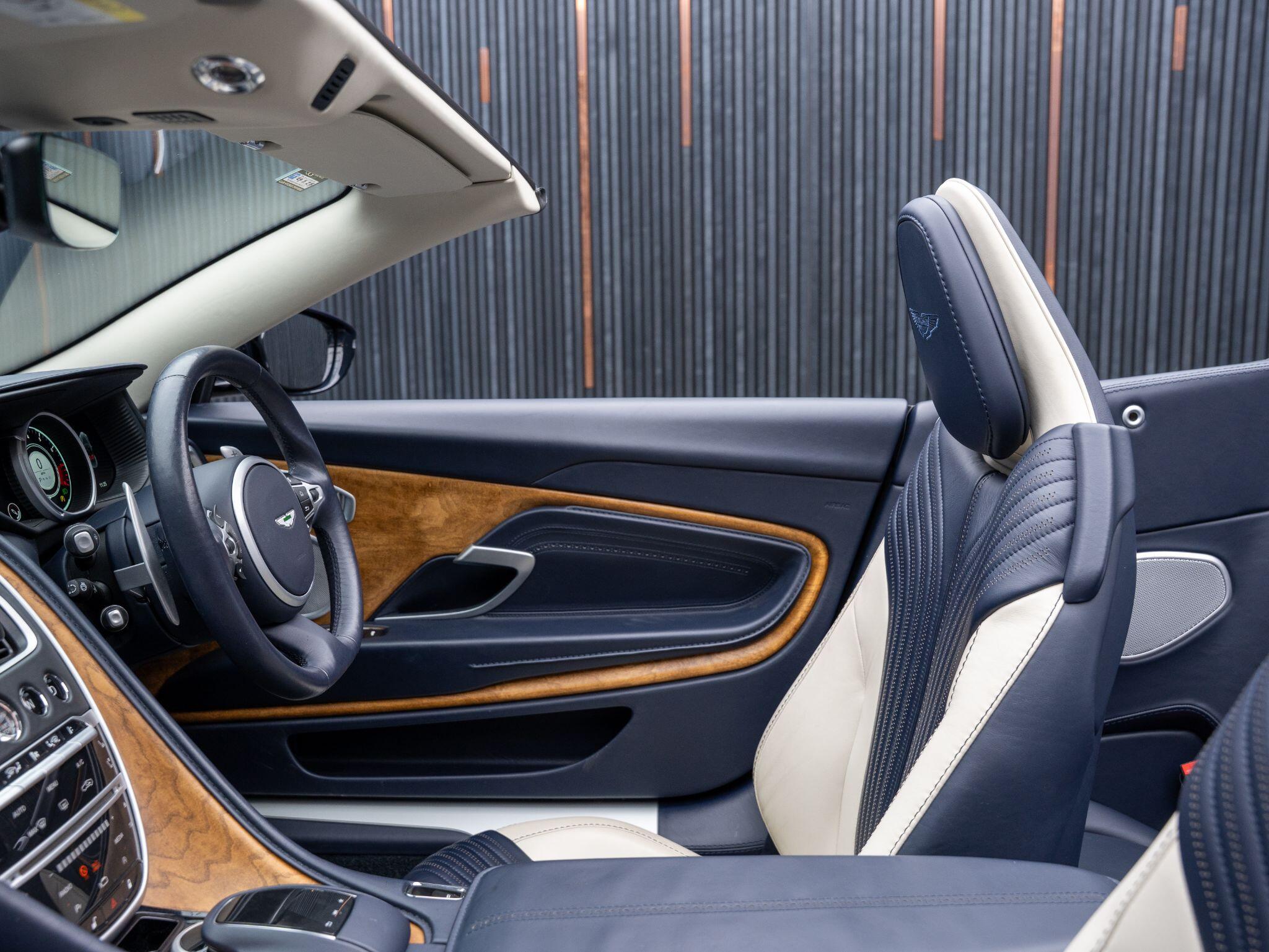 Aston Martin DB11 view 40