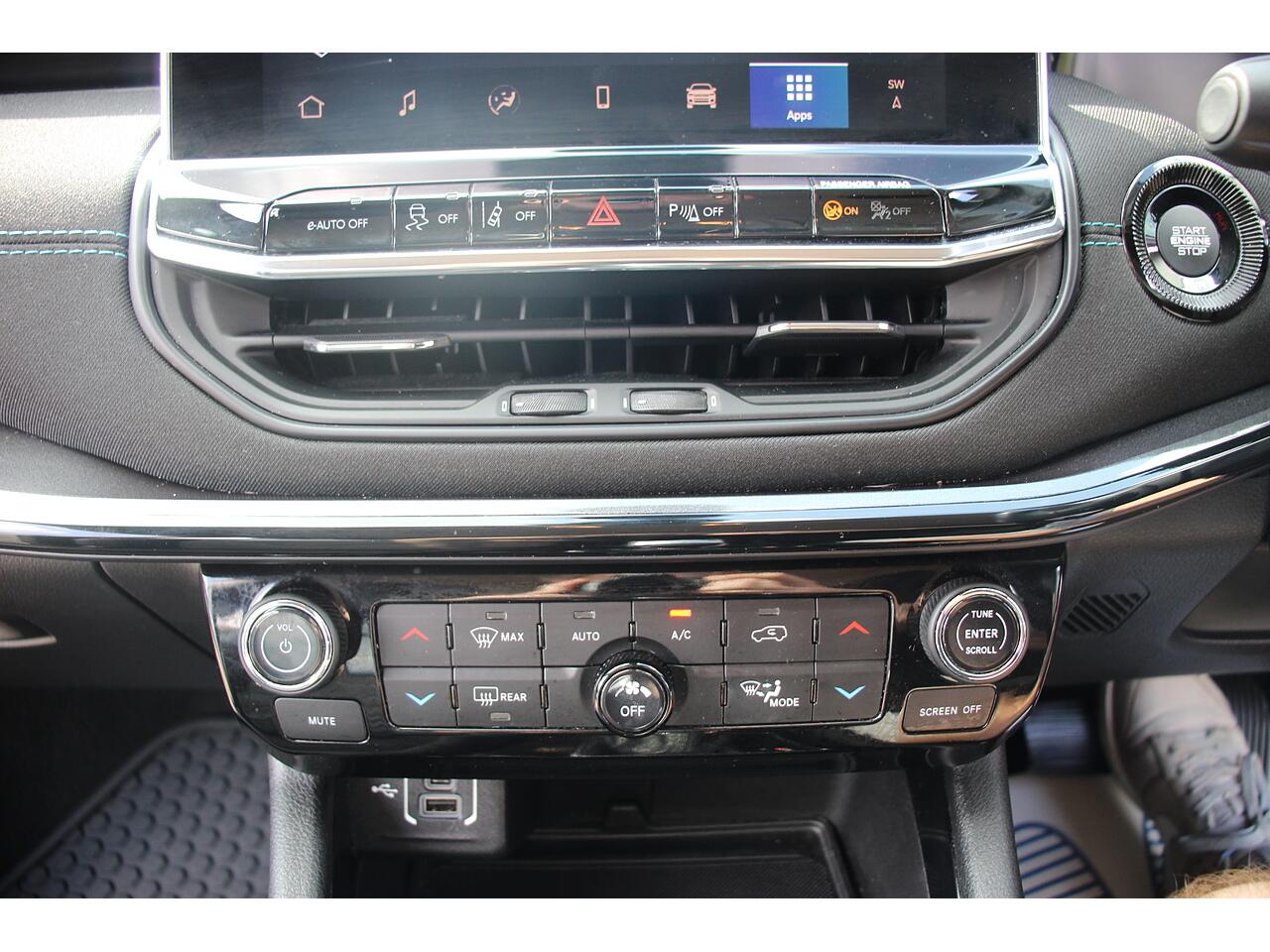 Jeep Compass view 31