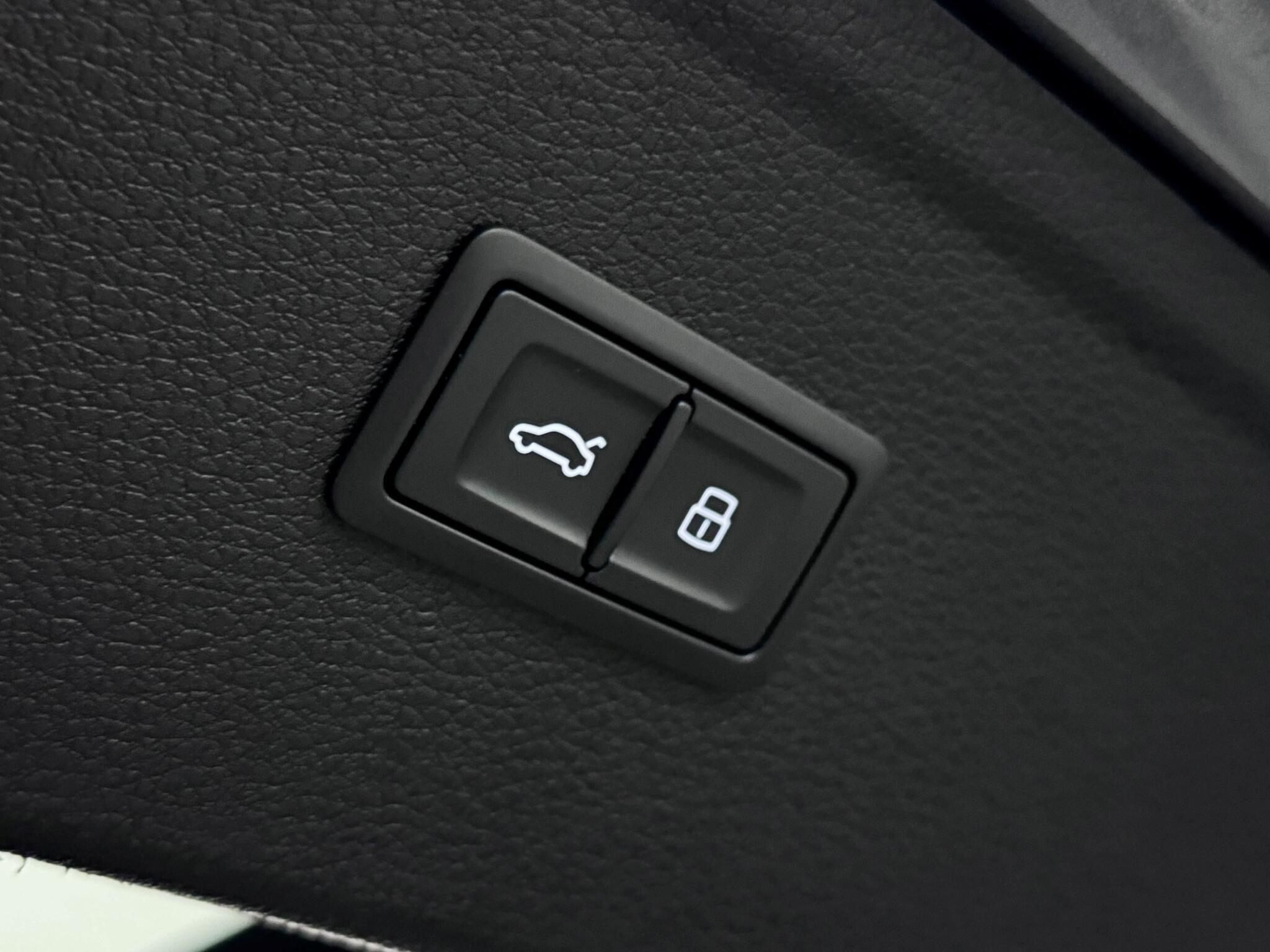Audi Q5 view 8