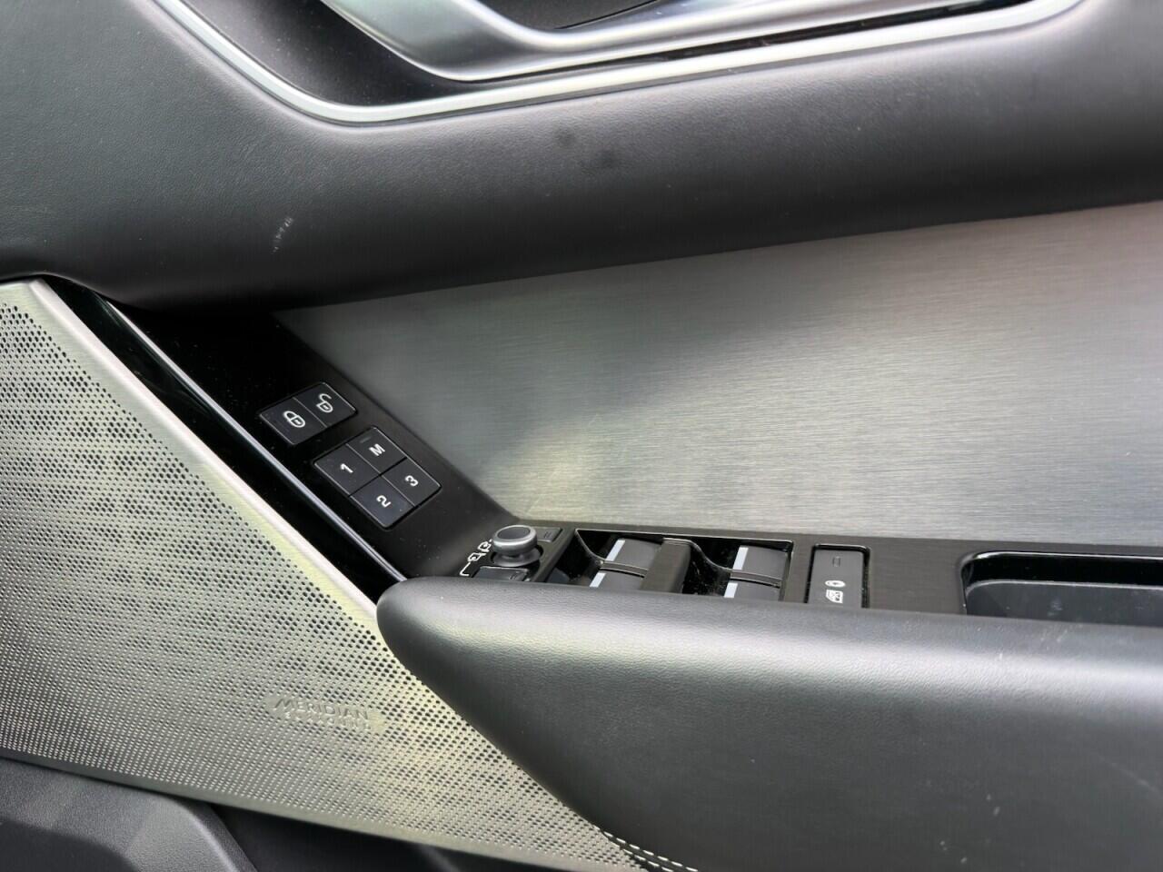 Land Rover Range Rover Velar view 20