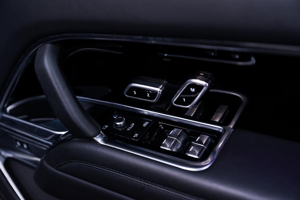 Land Rover Range Rover view 40