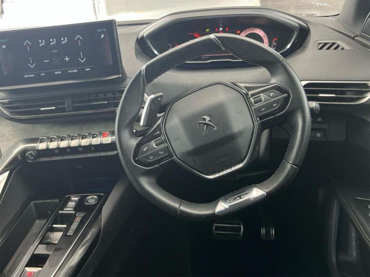 Peugeot 5008 view 5