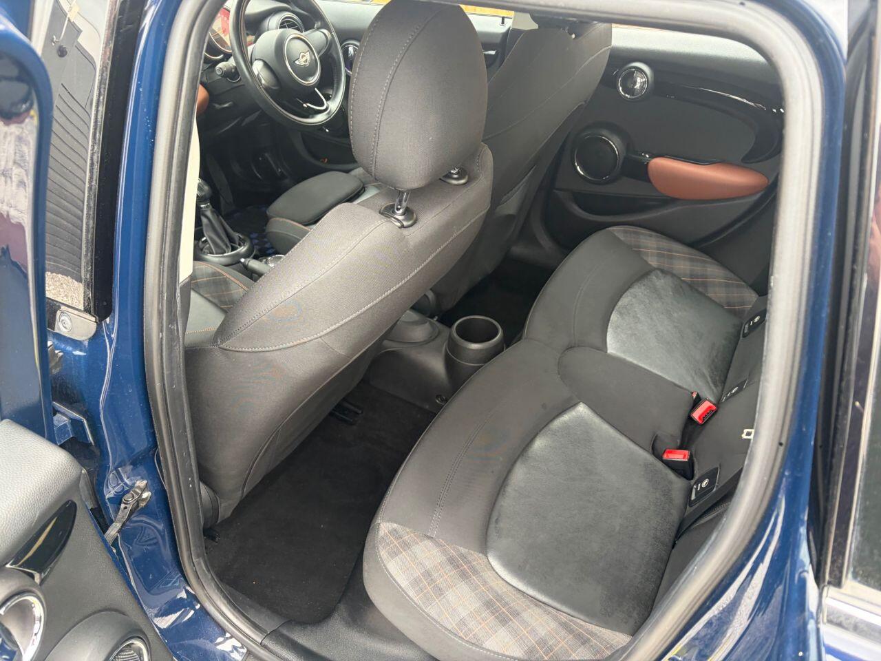 MINI Hatch view 23
