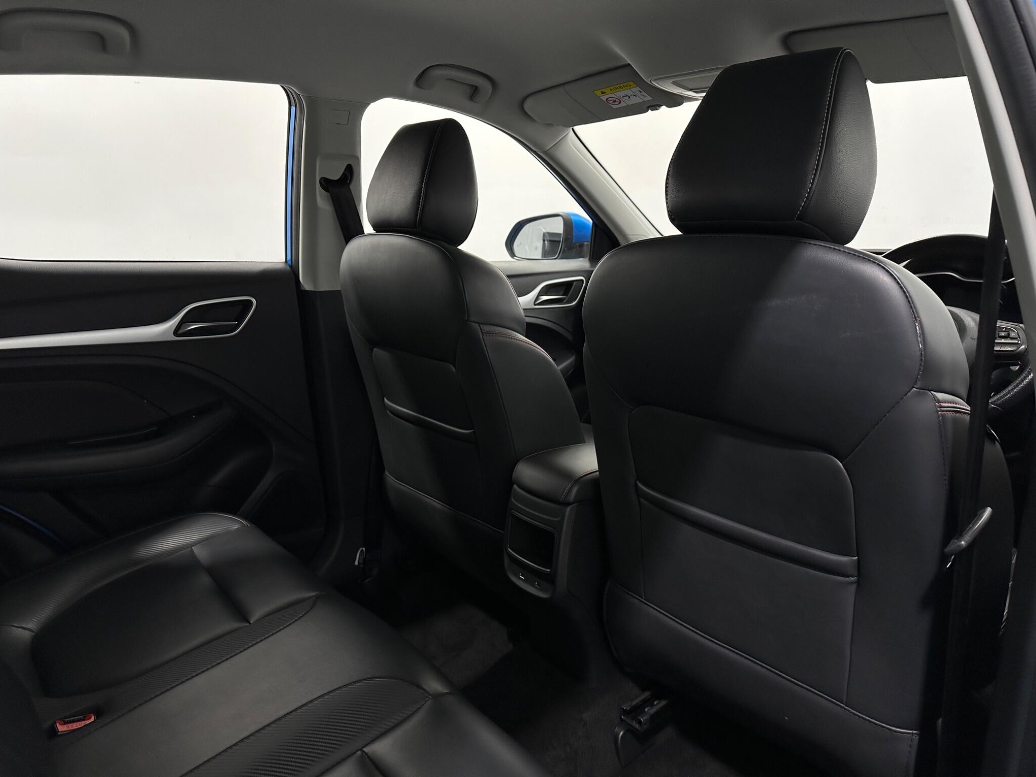 MG ZS view 41