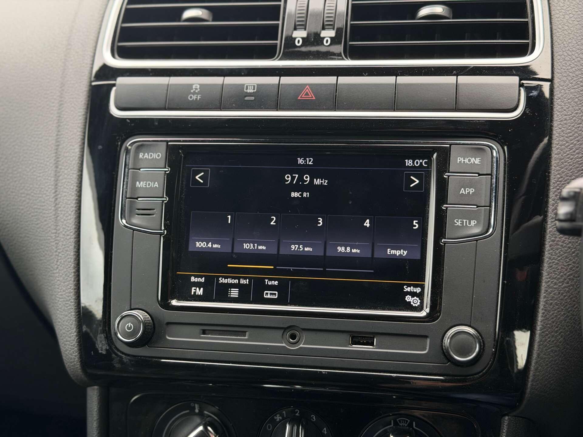 Volkswagen Polo view 22