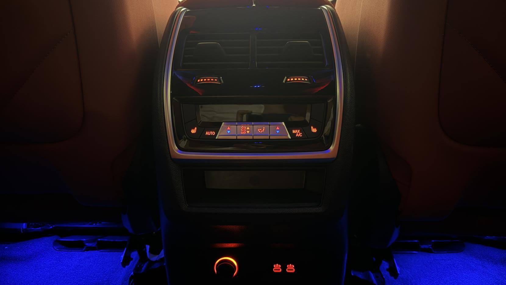 BMW XM view 38