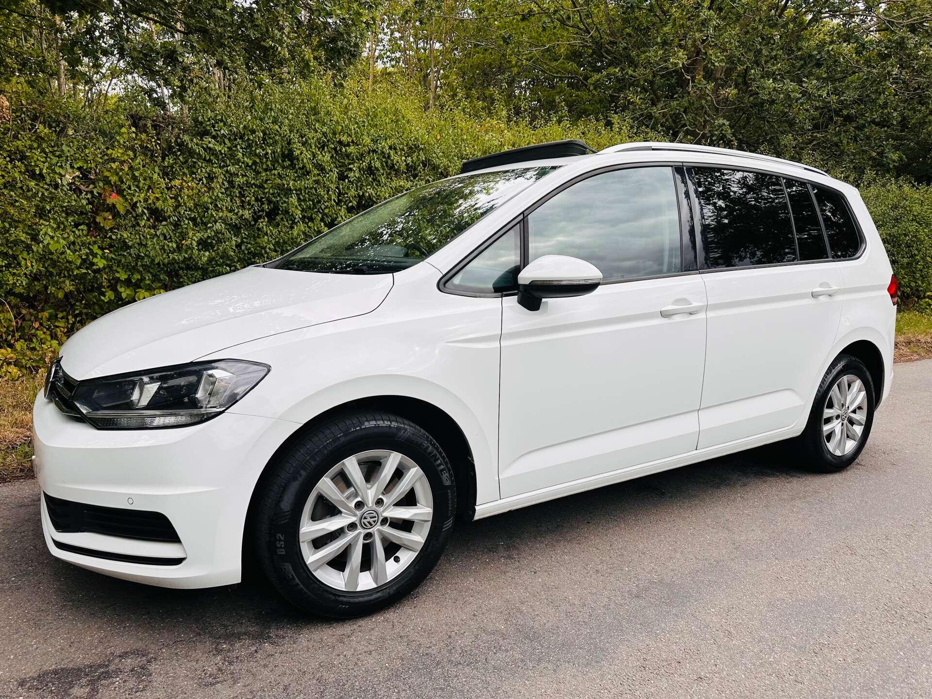 Volkswagen Touran view 35