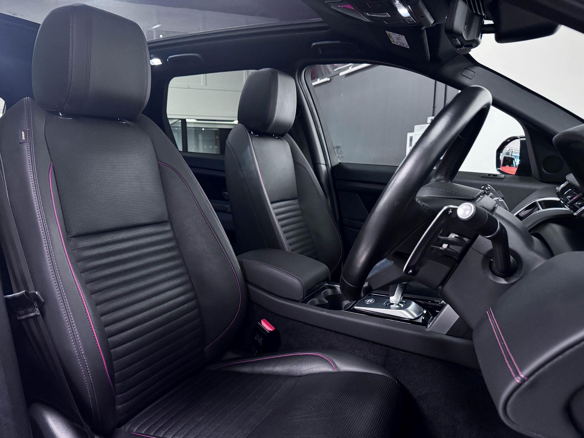 Land Rover Discovery Sport view 26