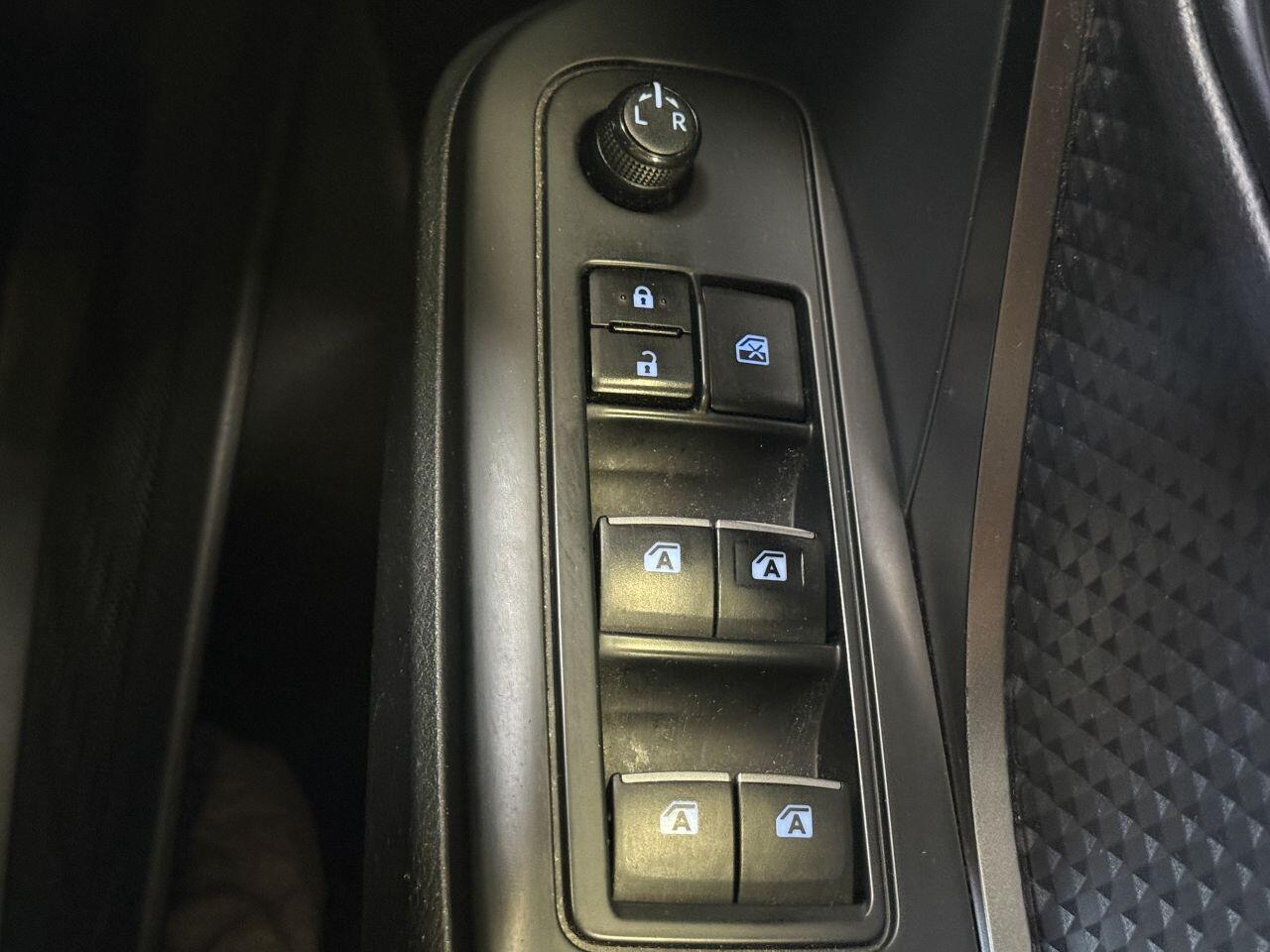 Toyota C-HR view 42