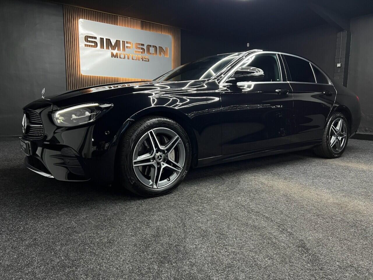Mercedes-Benz E-Class view 3
