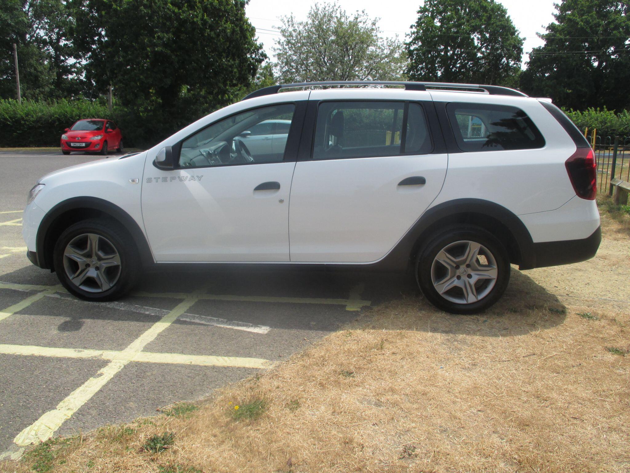 Dacia Logan MCV Stepway view 16
