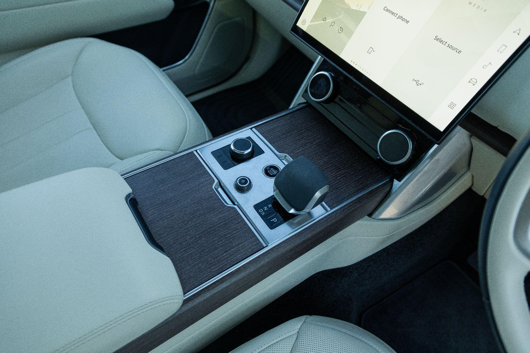 Land Rover Range Rover view 15