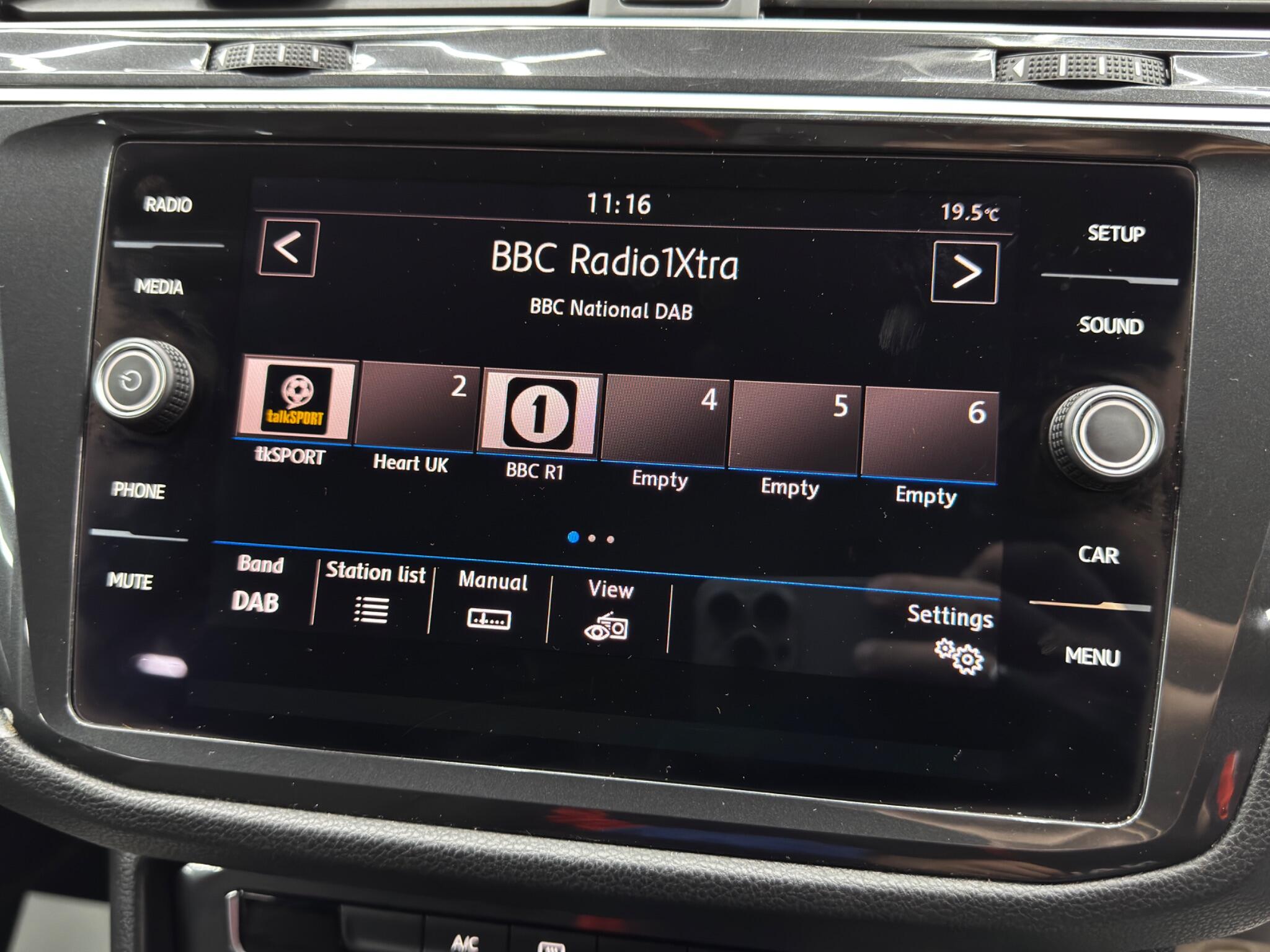 Volkswagen Tiguan view 29