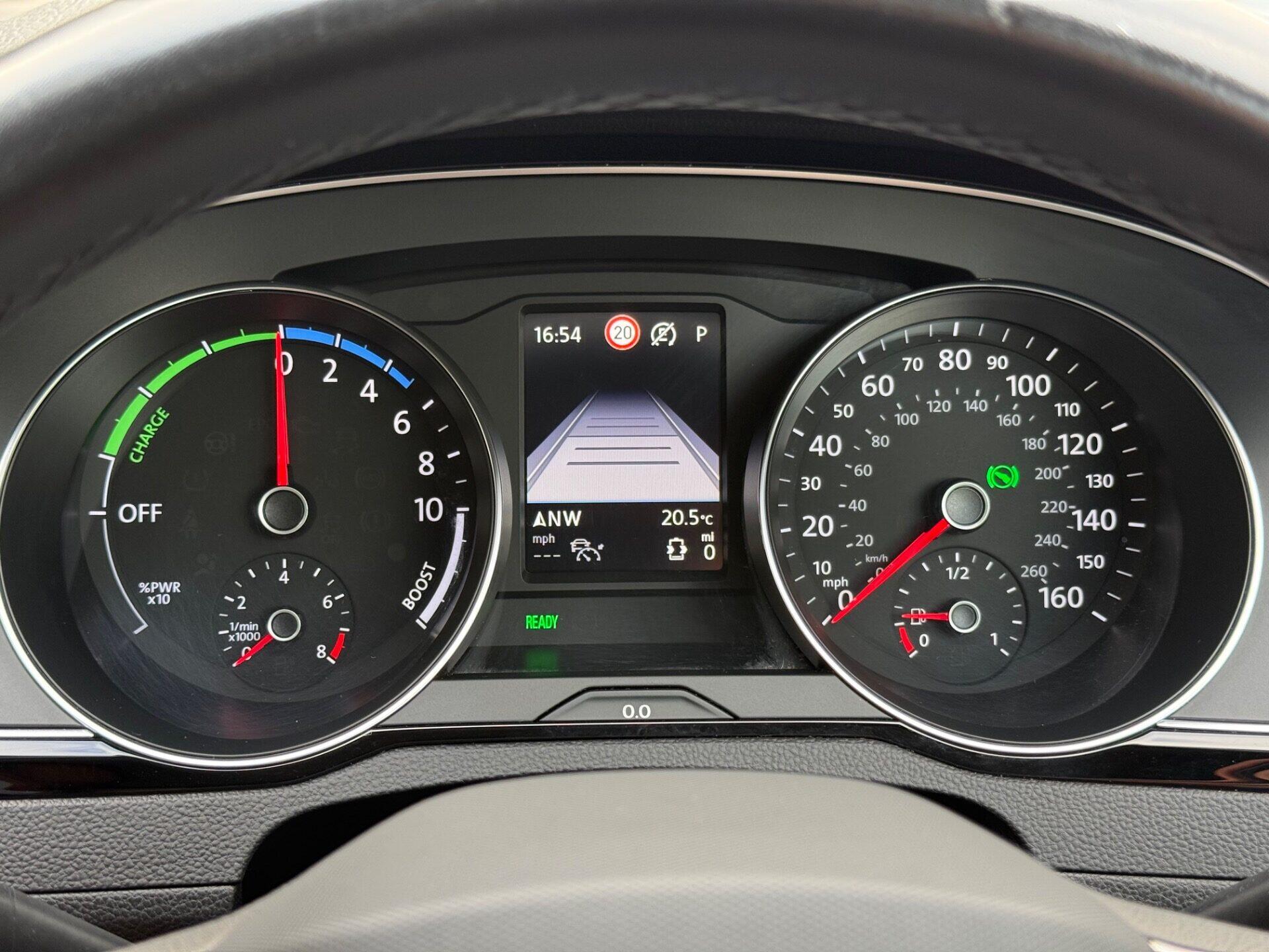 Volkswagen Passat view 34