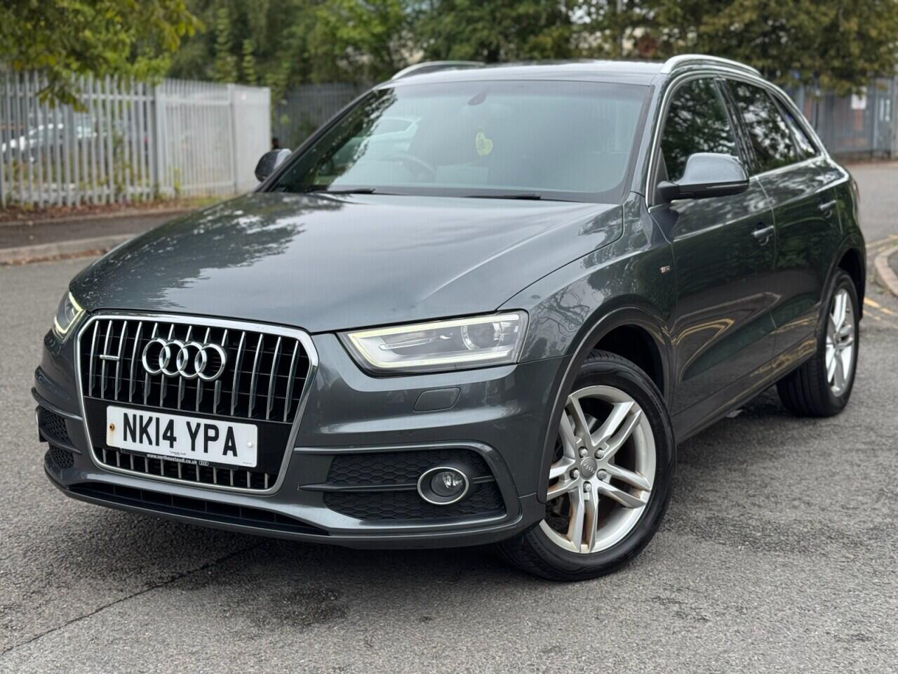 Audi Q3 view 9