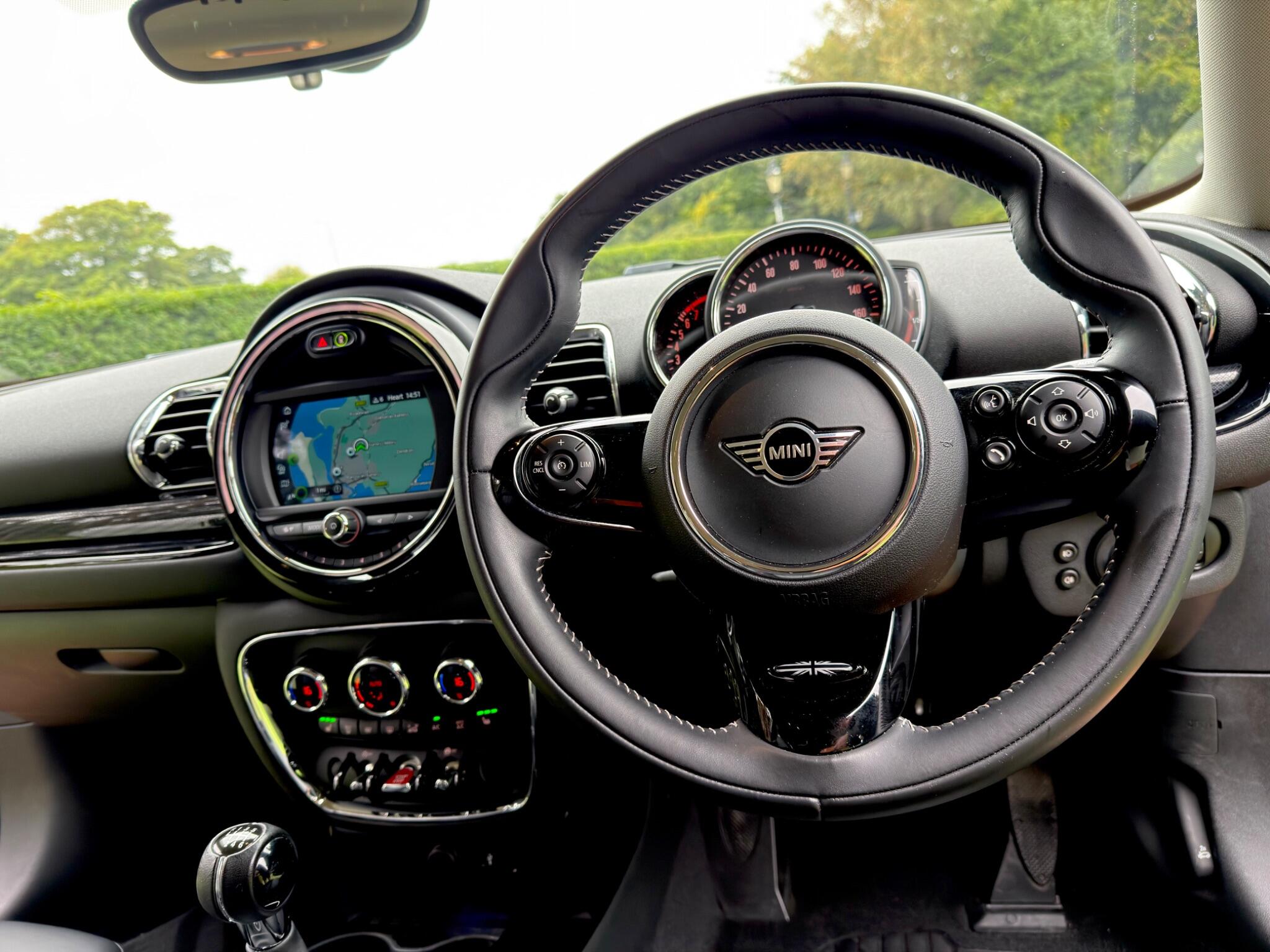 Mini Clubman view 12