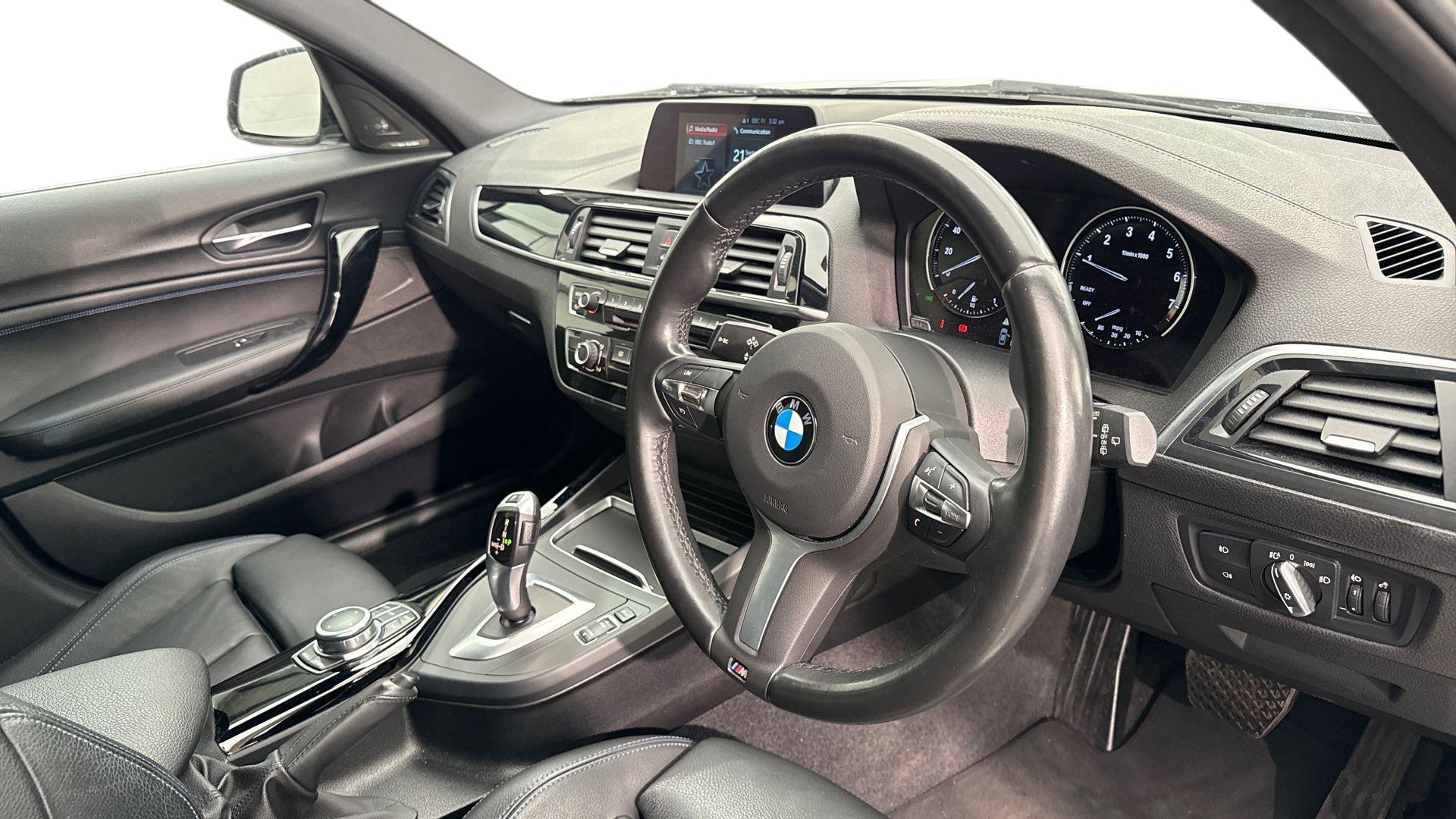 BMW 1 Series view 6