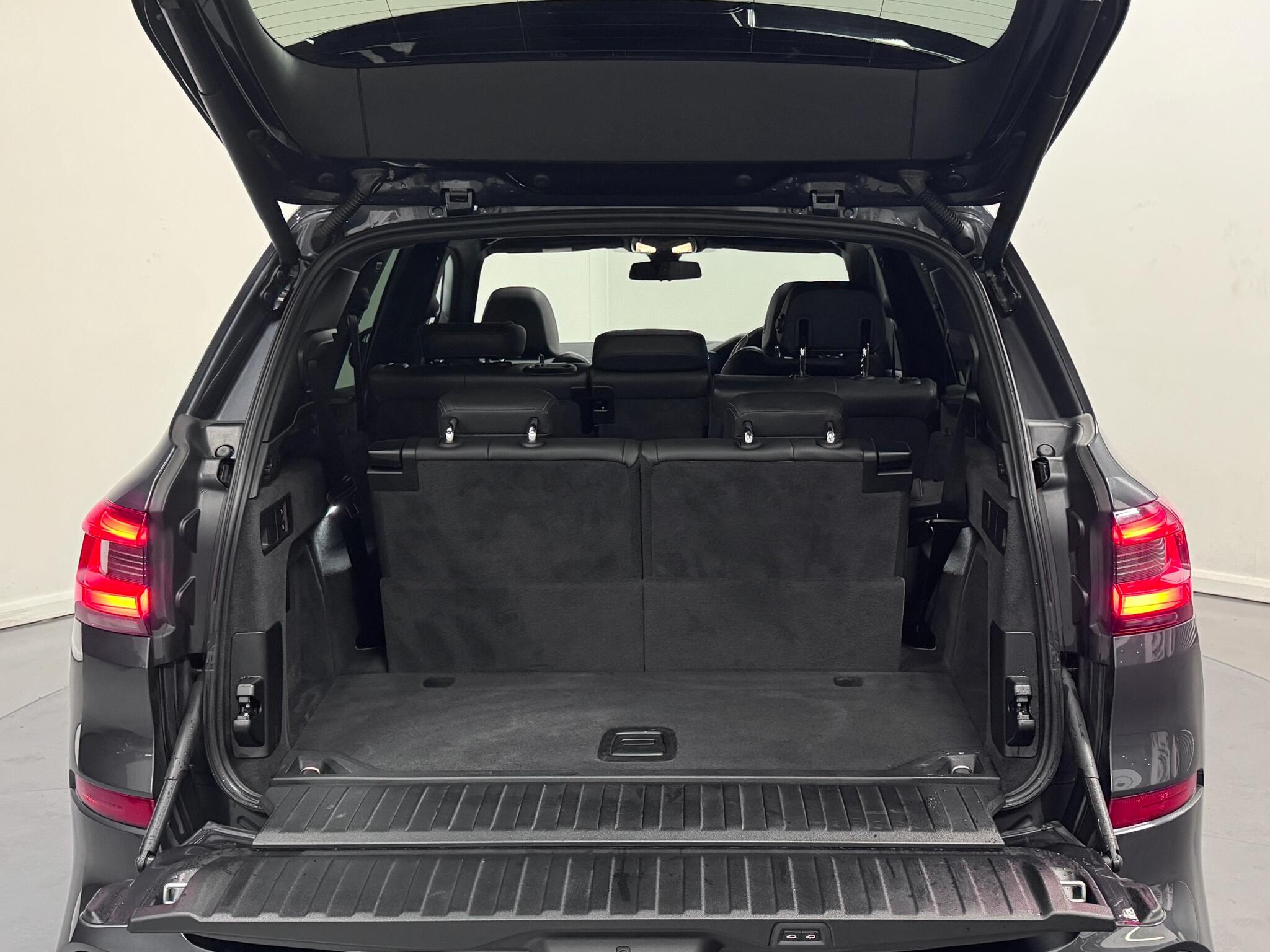 BMW X5 view 29