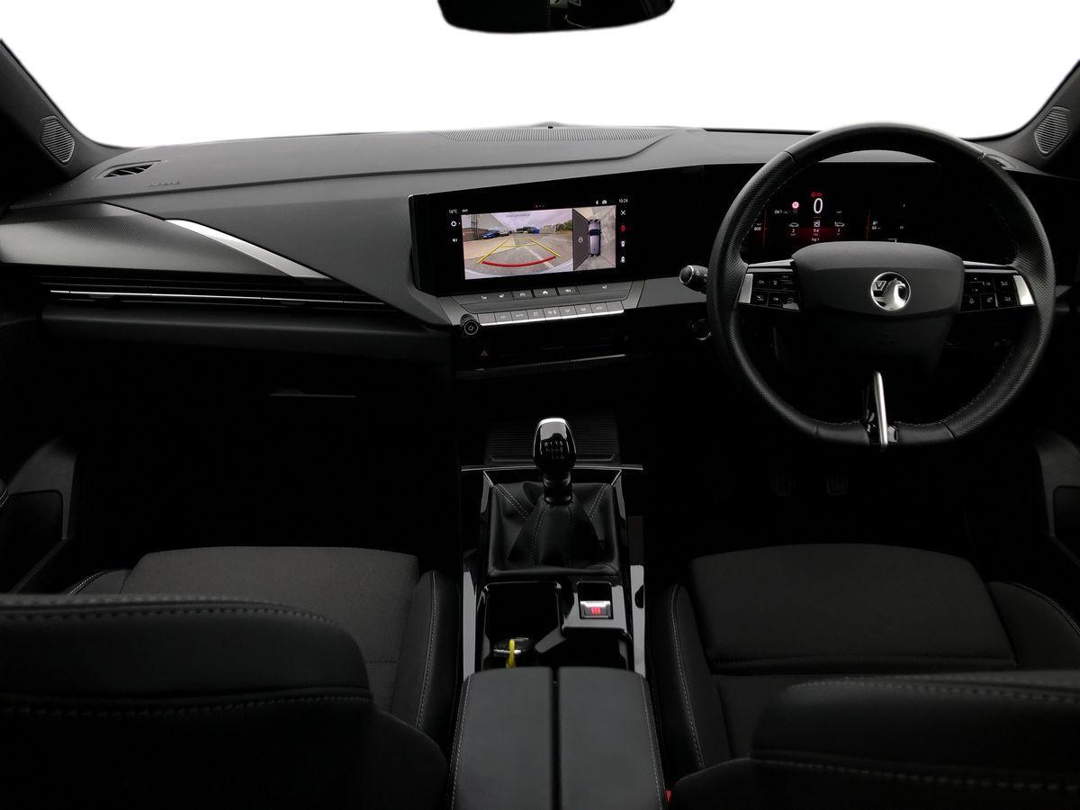 Vauxhall Astra view 4