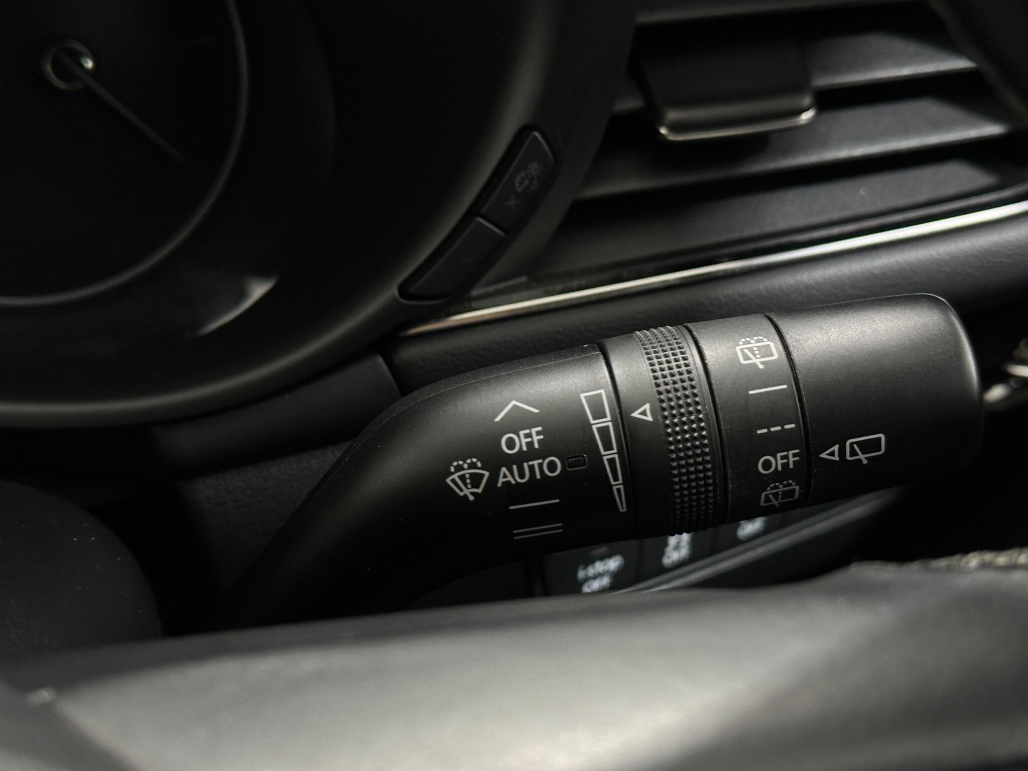 Mazda Mazda3 view 16