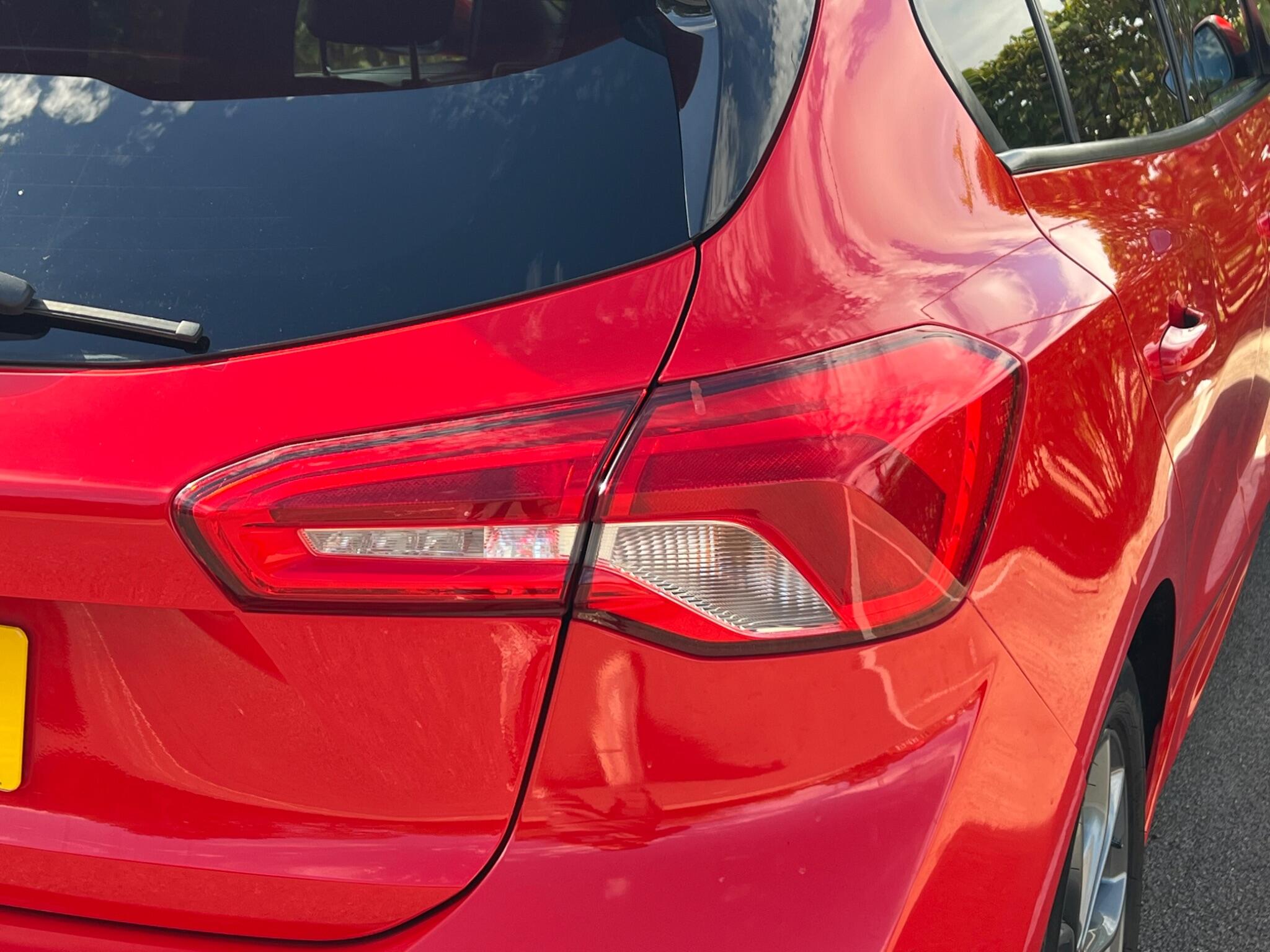 Ford Focus view 14