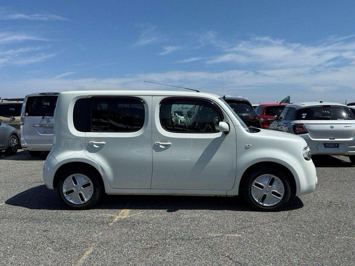 Nissan Cube view 6