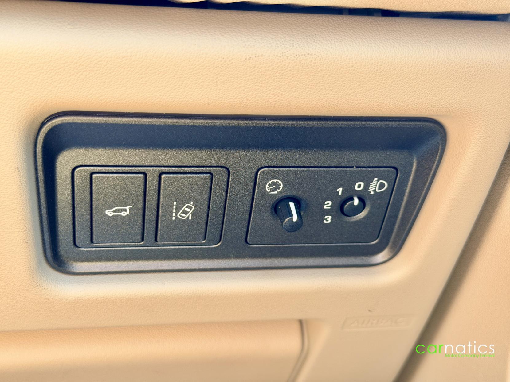 Land Rover Range Rover Evoque view 38
