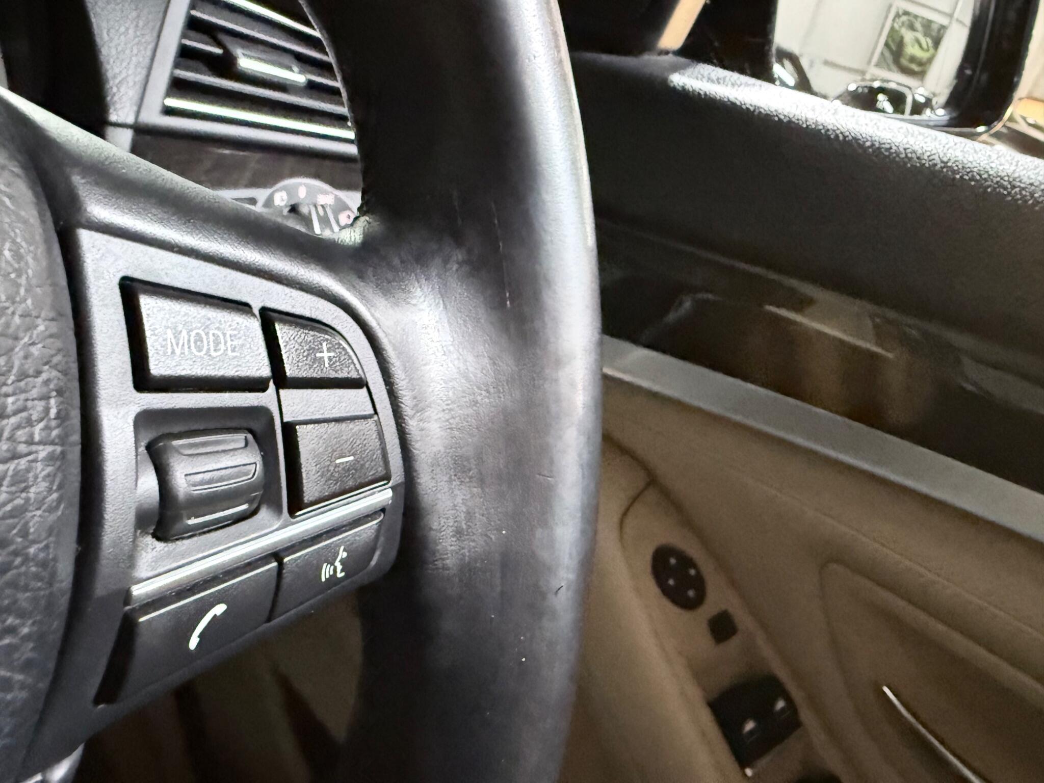 BMW 5 Series view 36