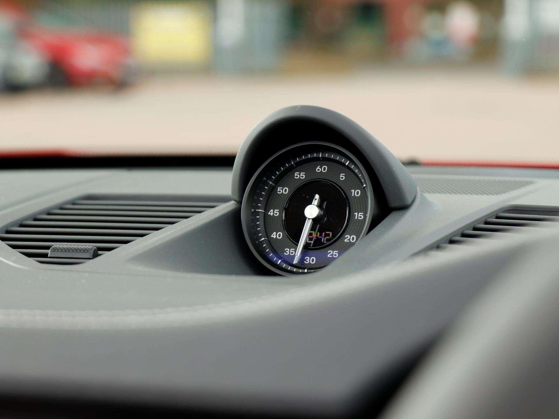 Porsche 911 view 14