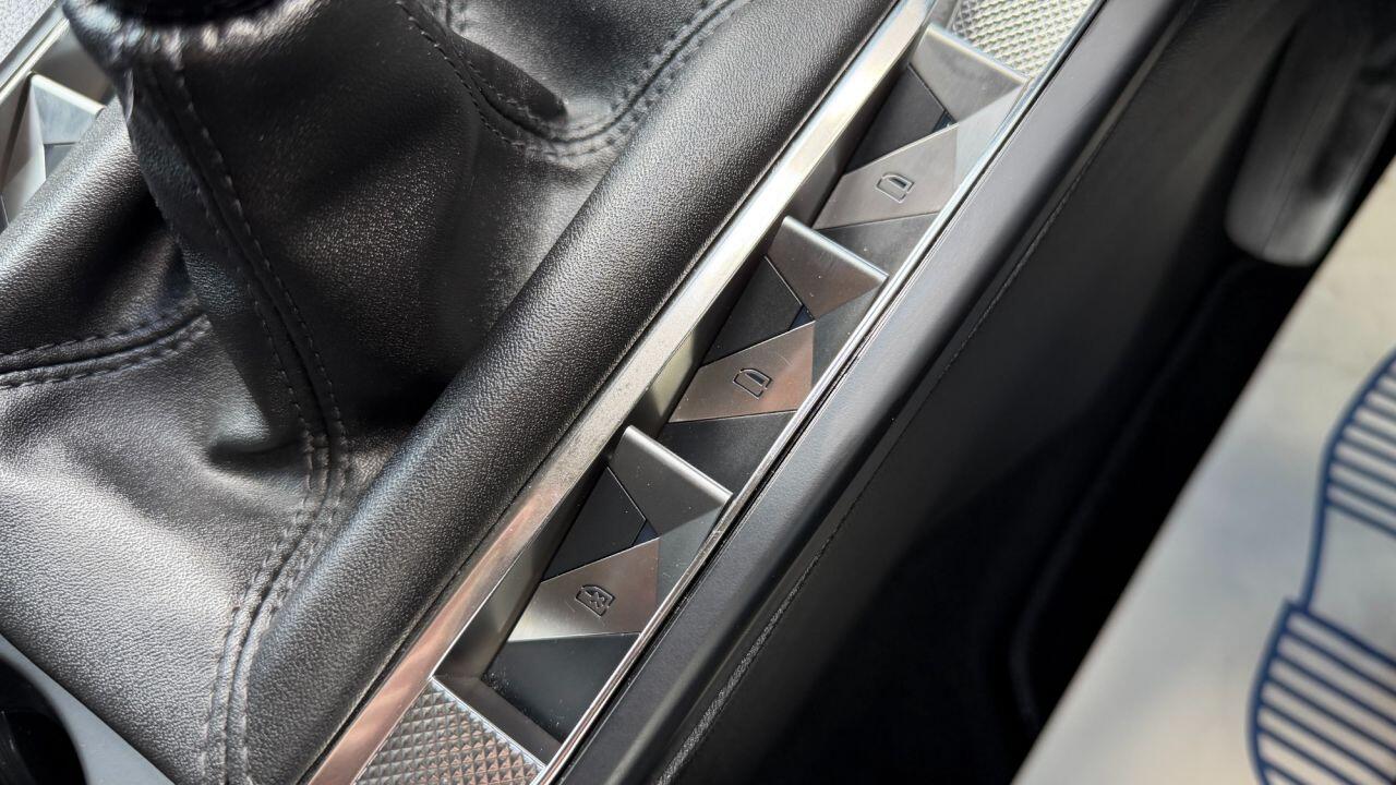 DS Automobiles DS 3 Crossback view 29