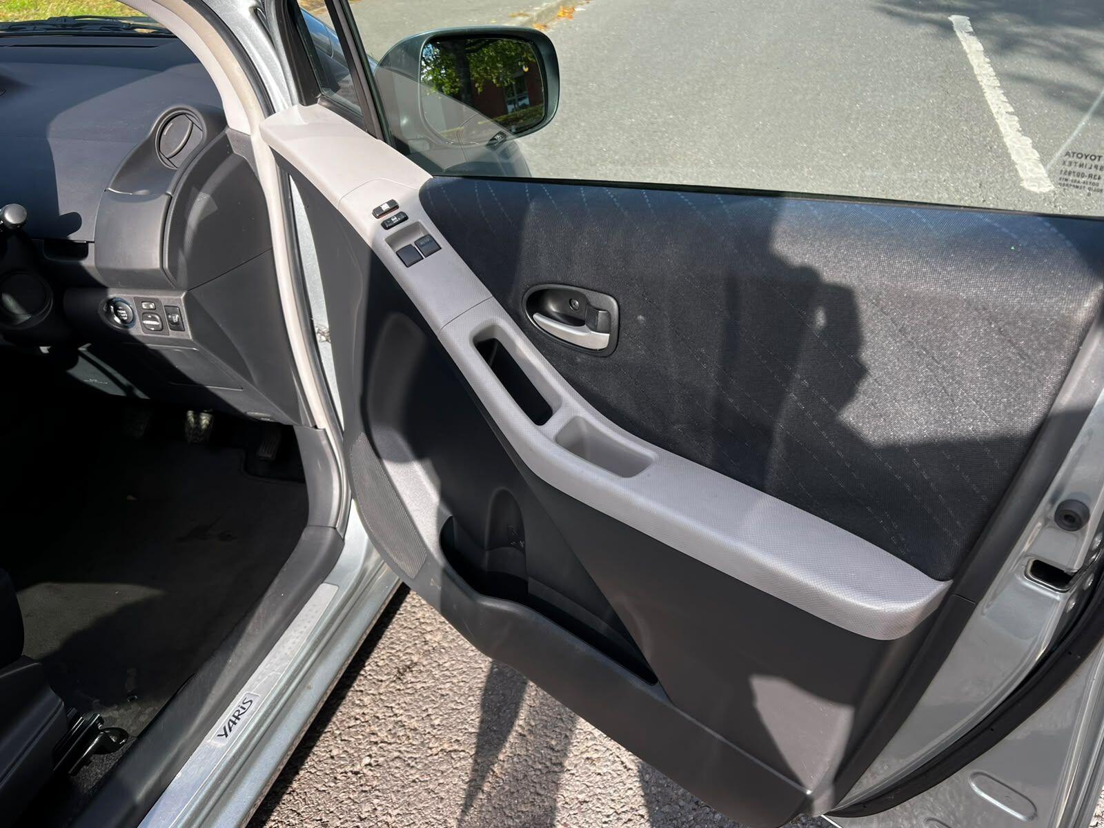 Toyota Yaris view 14