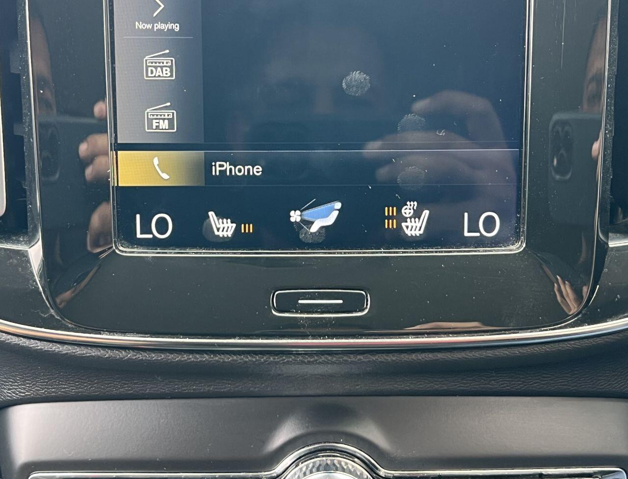 Volvo XC40 view 45