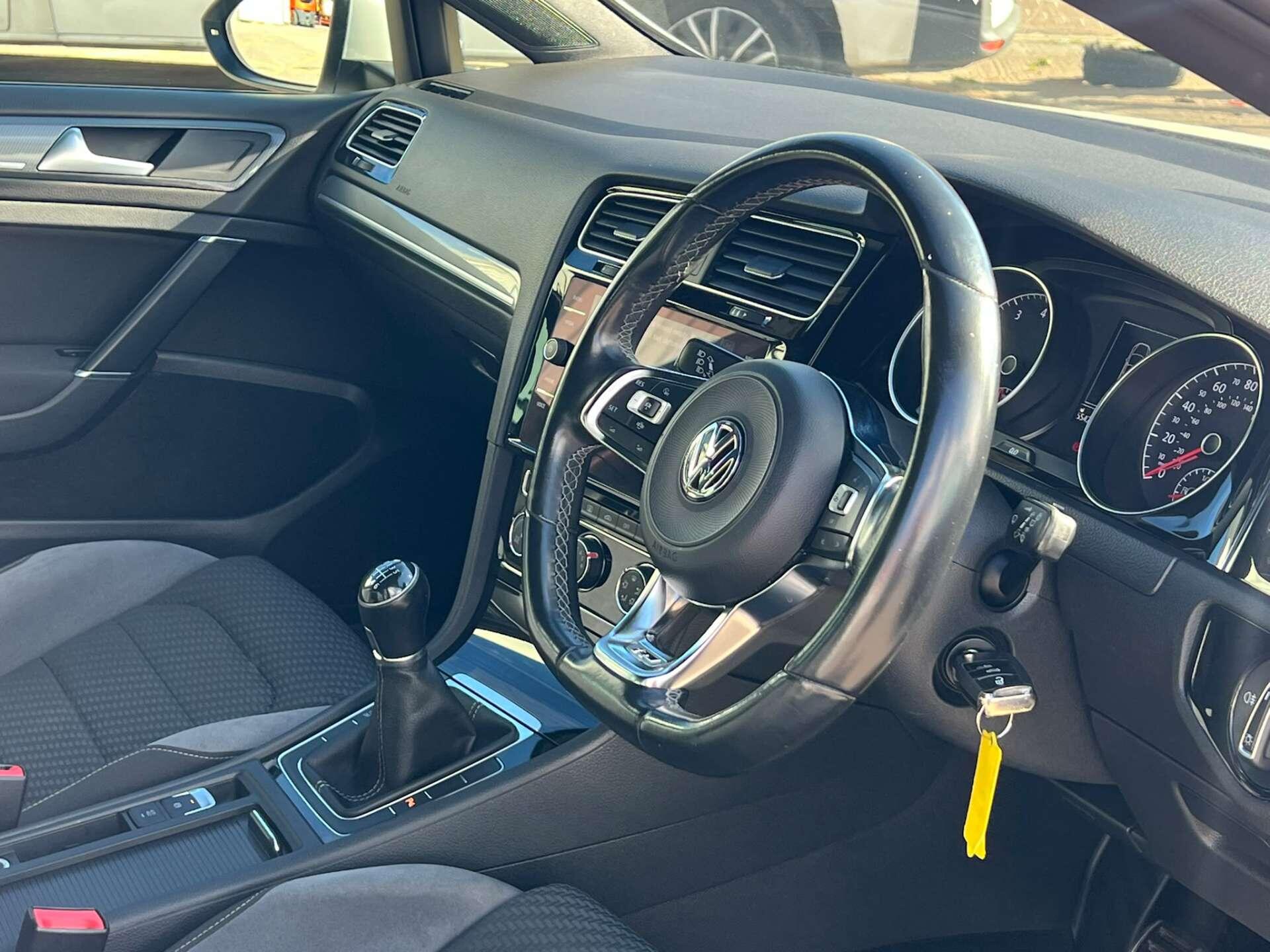 Volkswagen Golf view 12