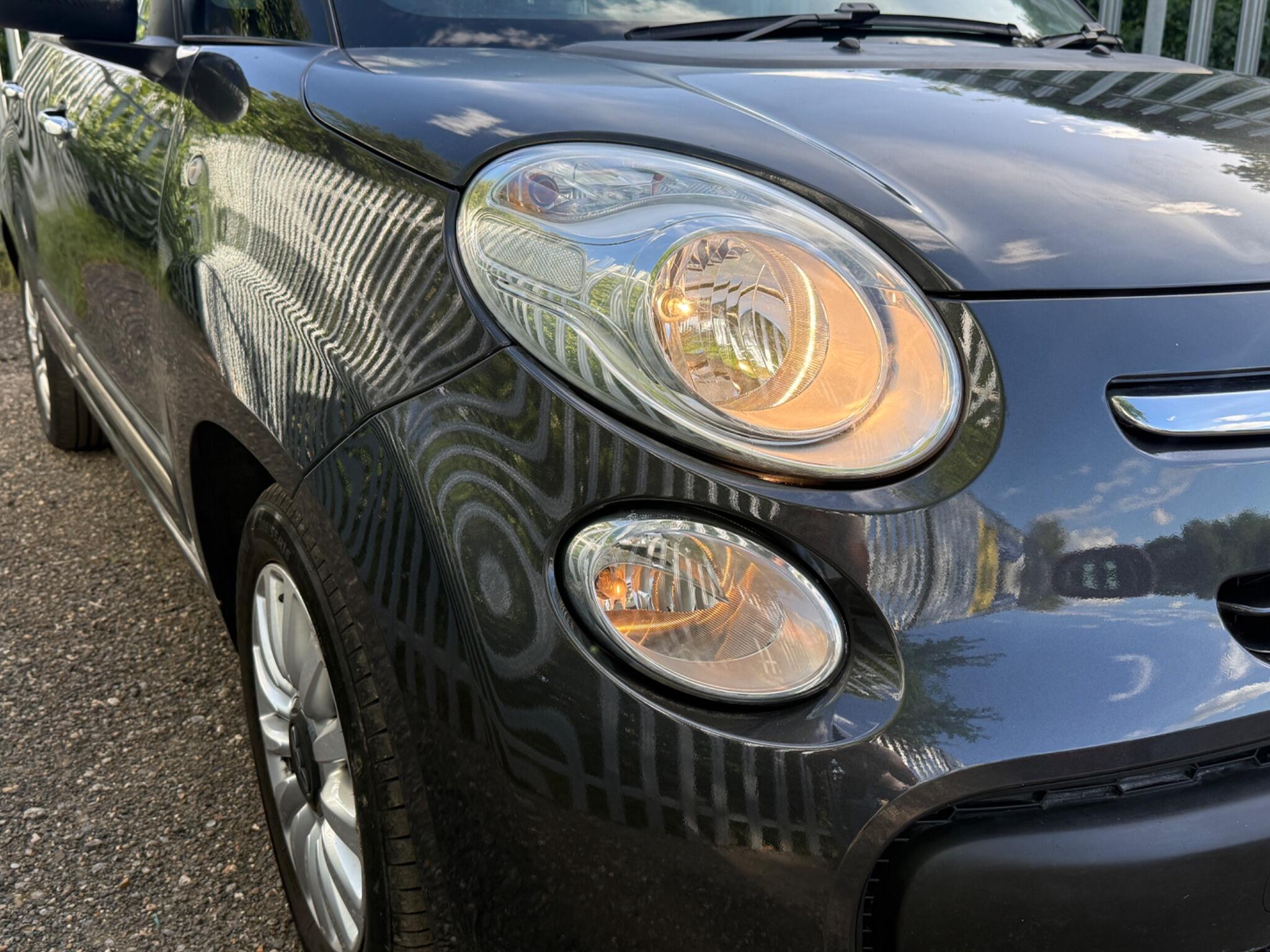 2015 Fiat 500L image 39