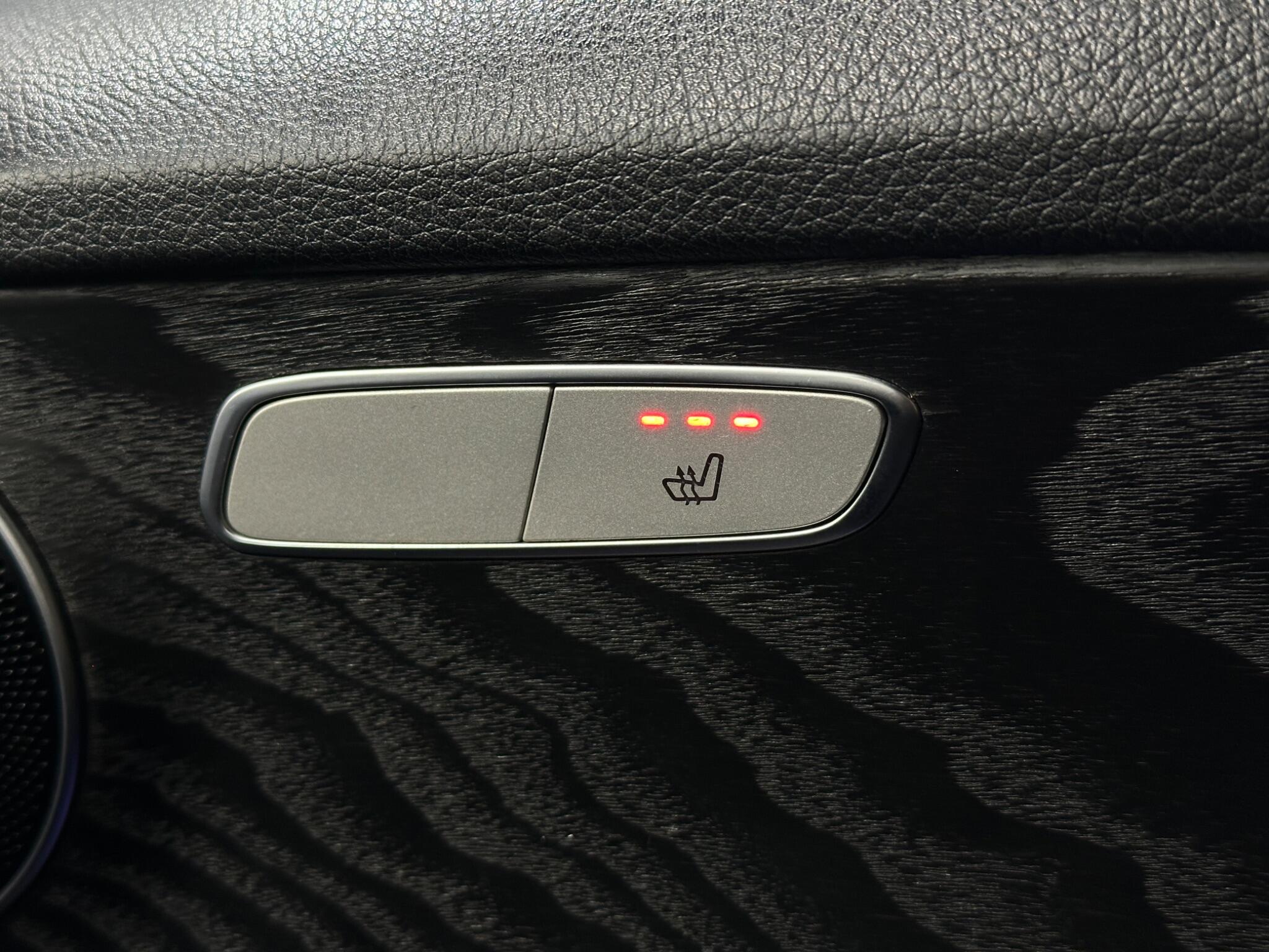 Mercedes-Benz C-Class view 20