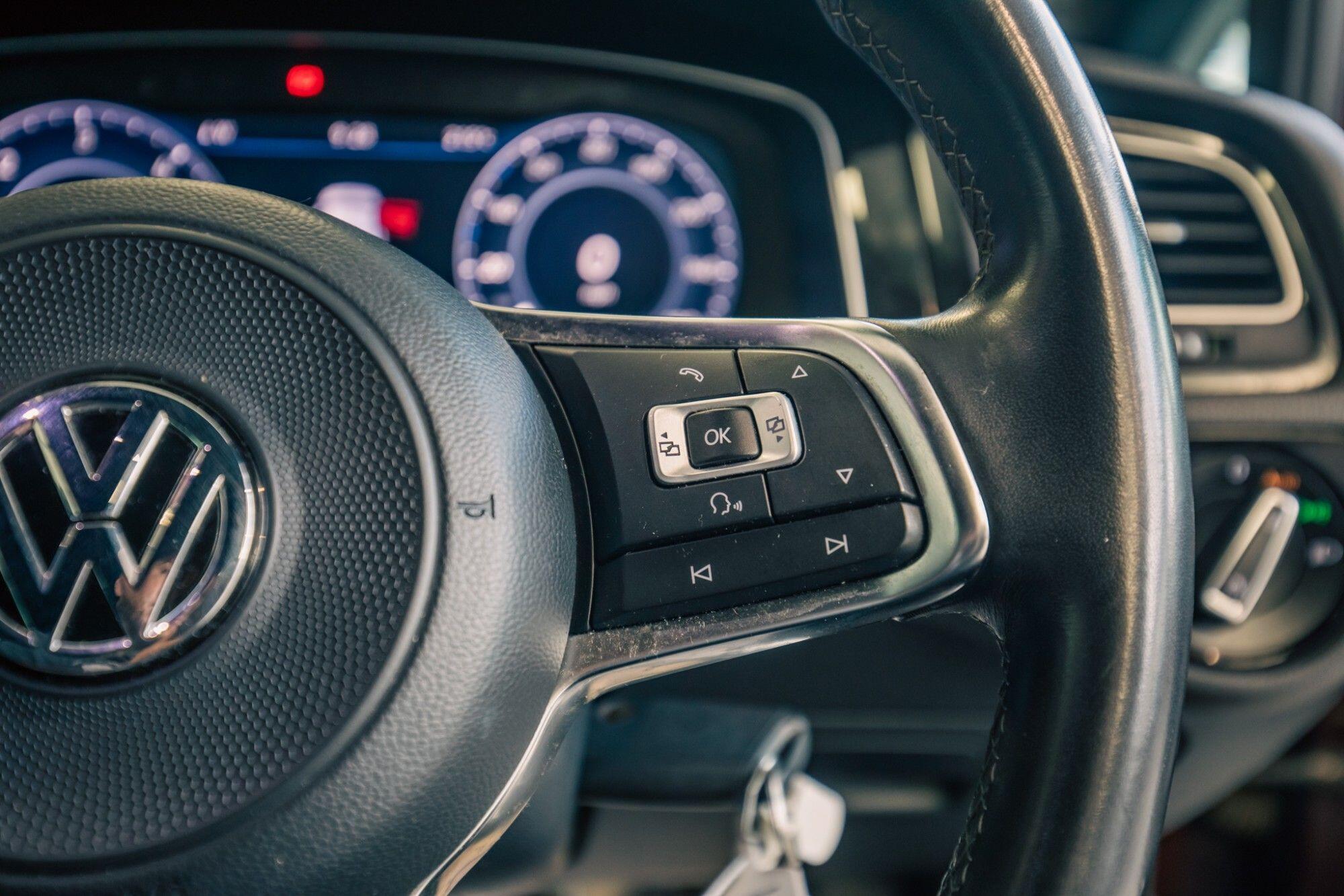 Volkswagen Golf view 10