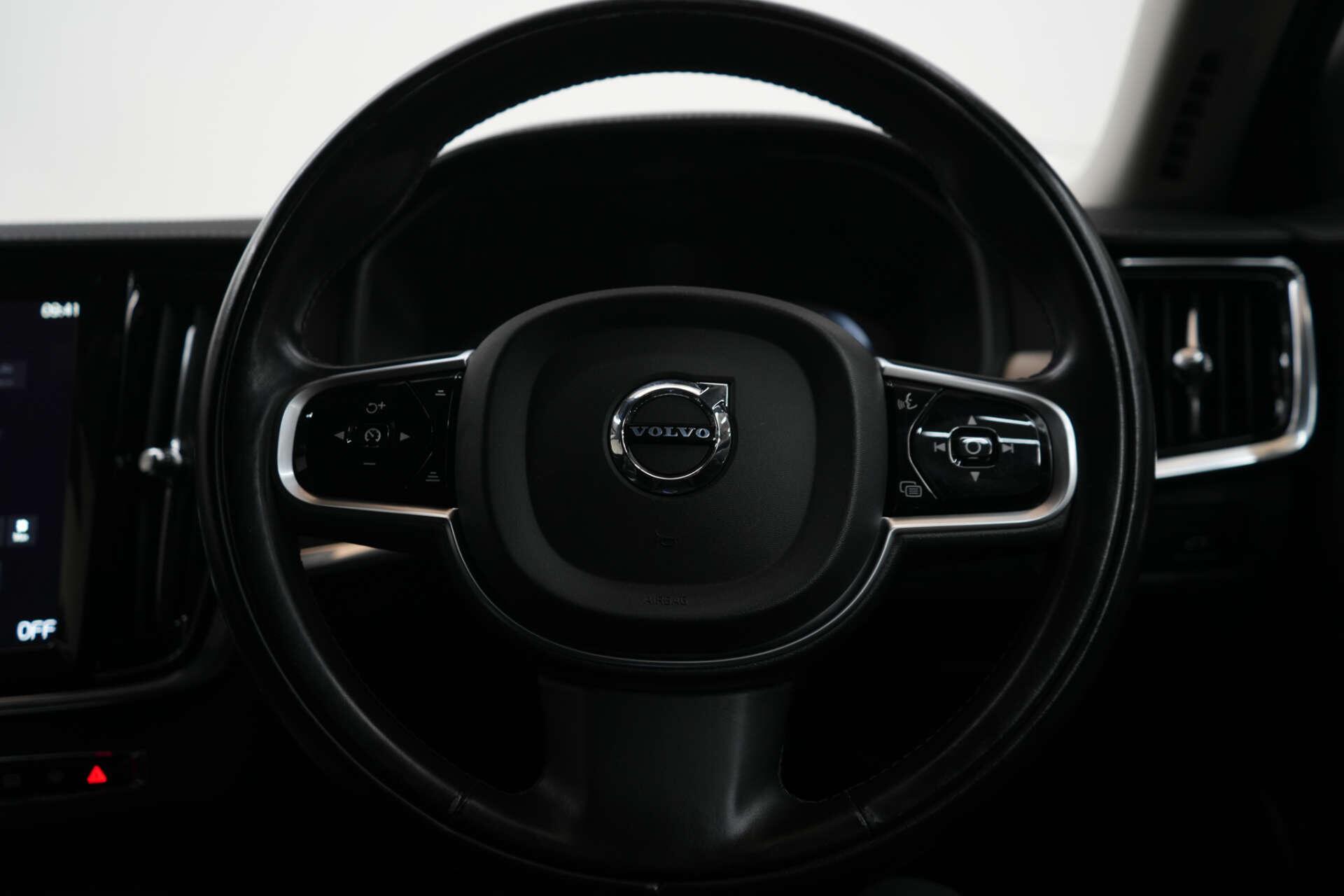 Volvo V90 view 40
