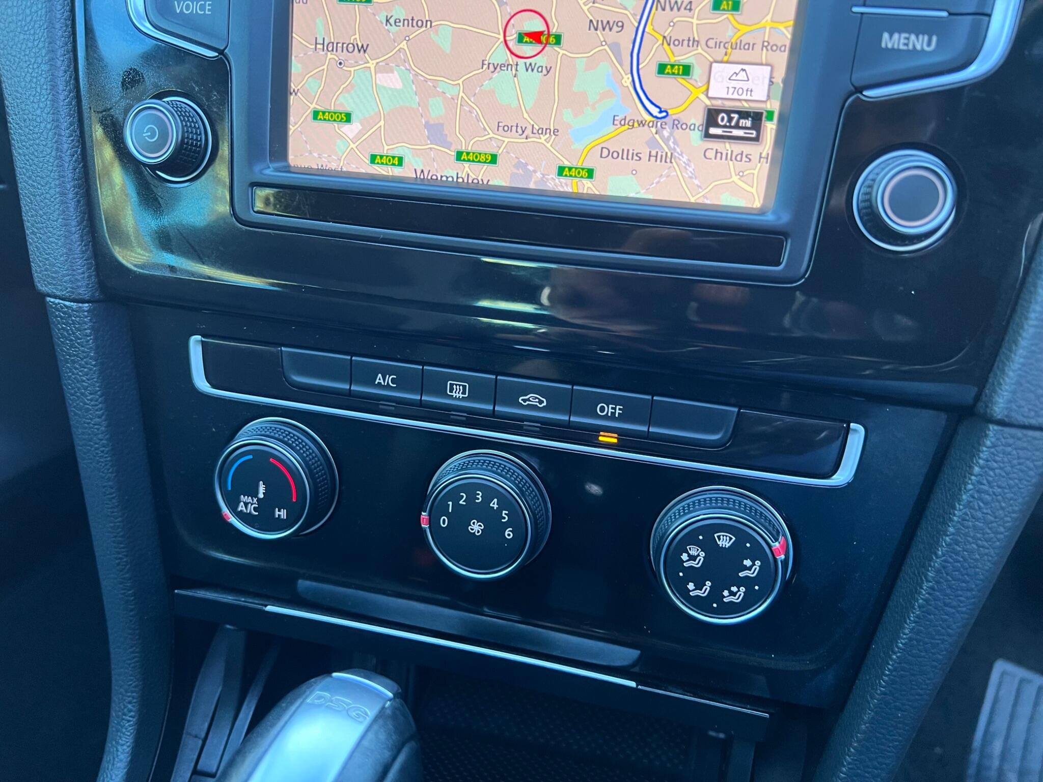 Volkswagen Golf view 21