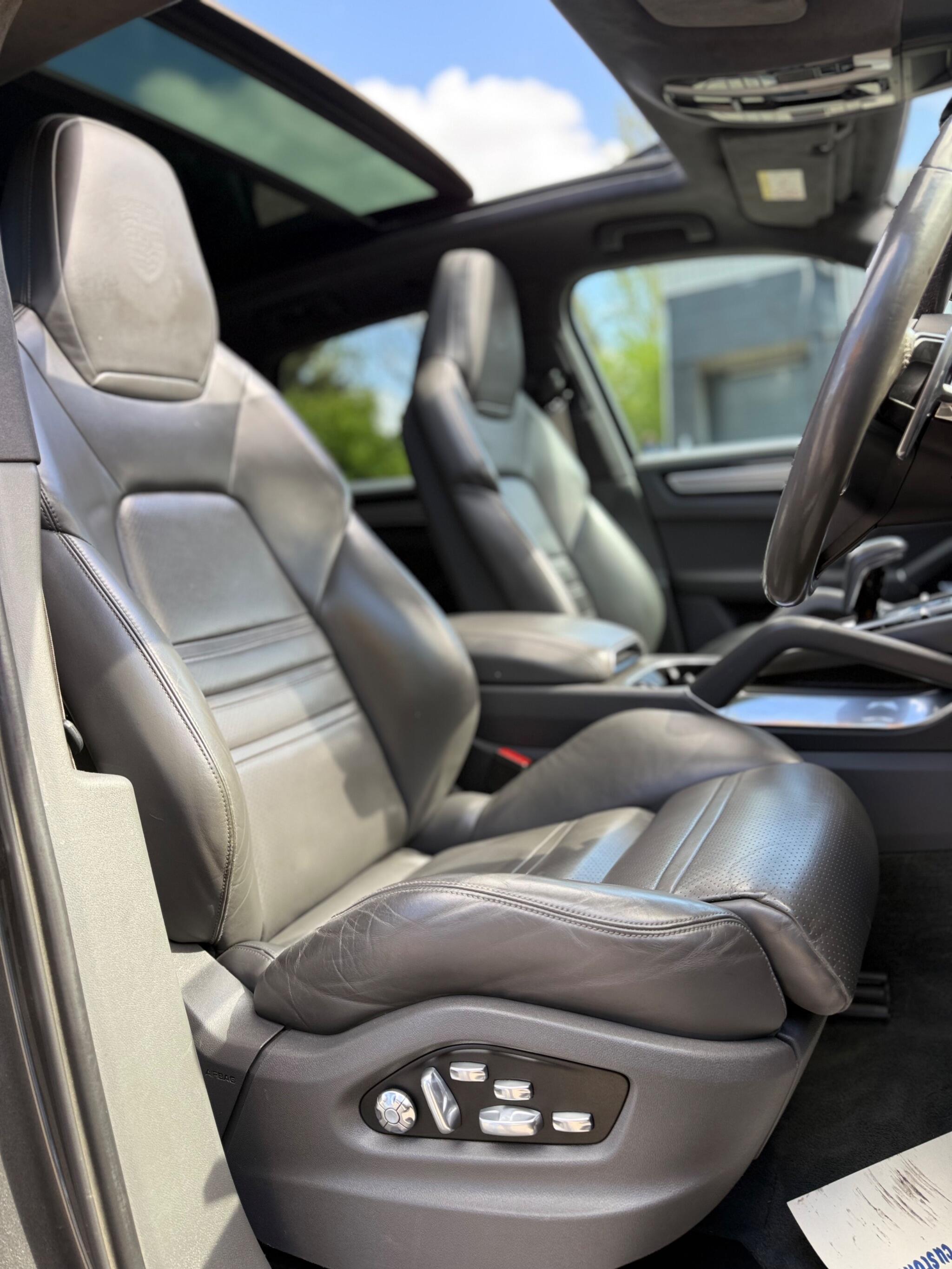 Porsche Cayenne view 28