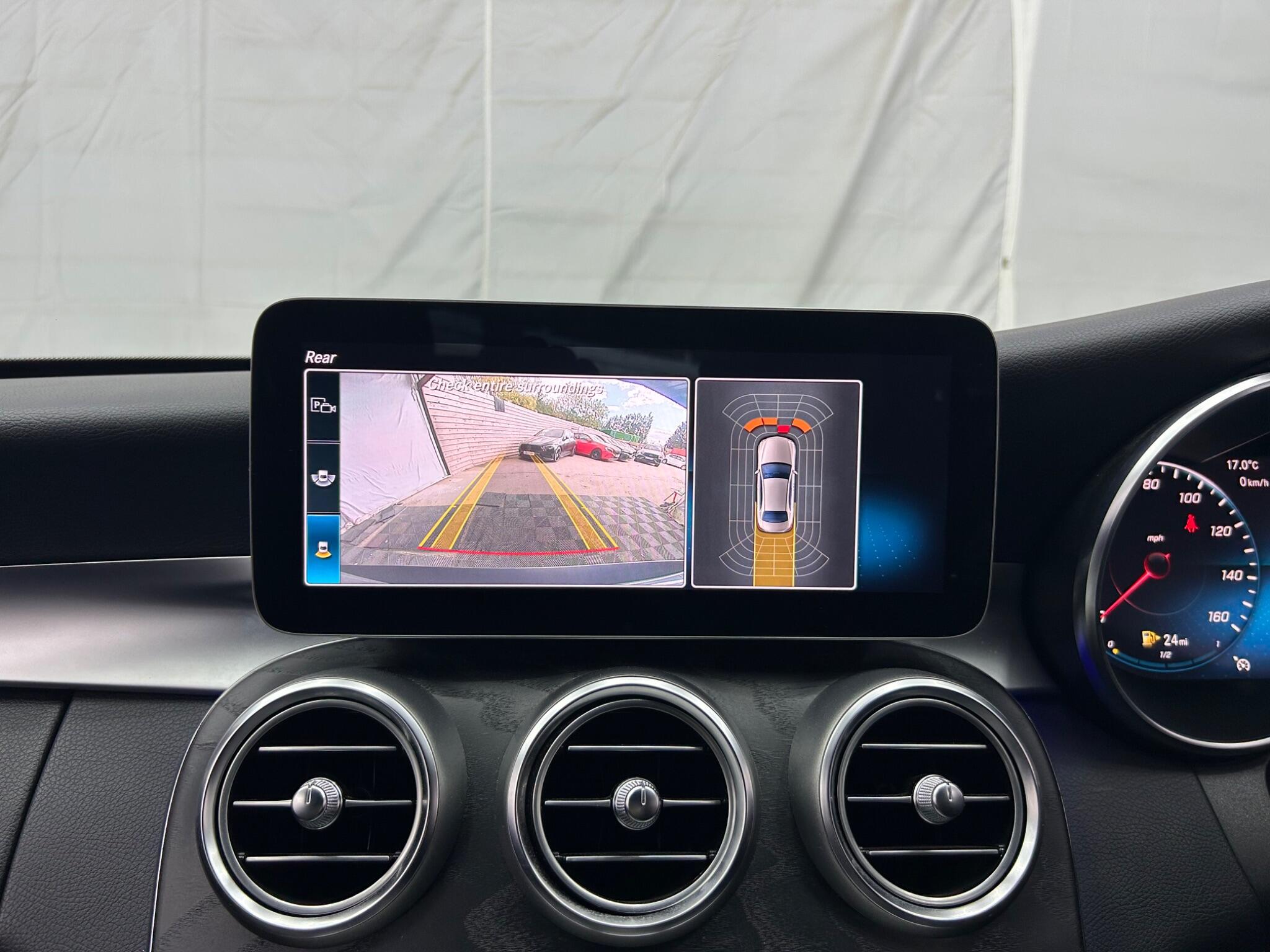 Mercedes-Benz C Class view 35