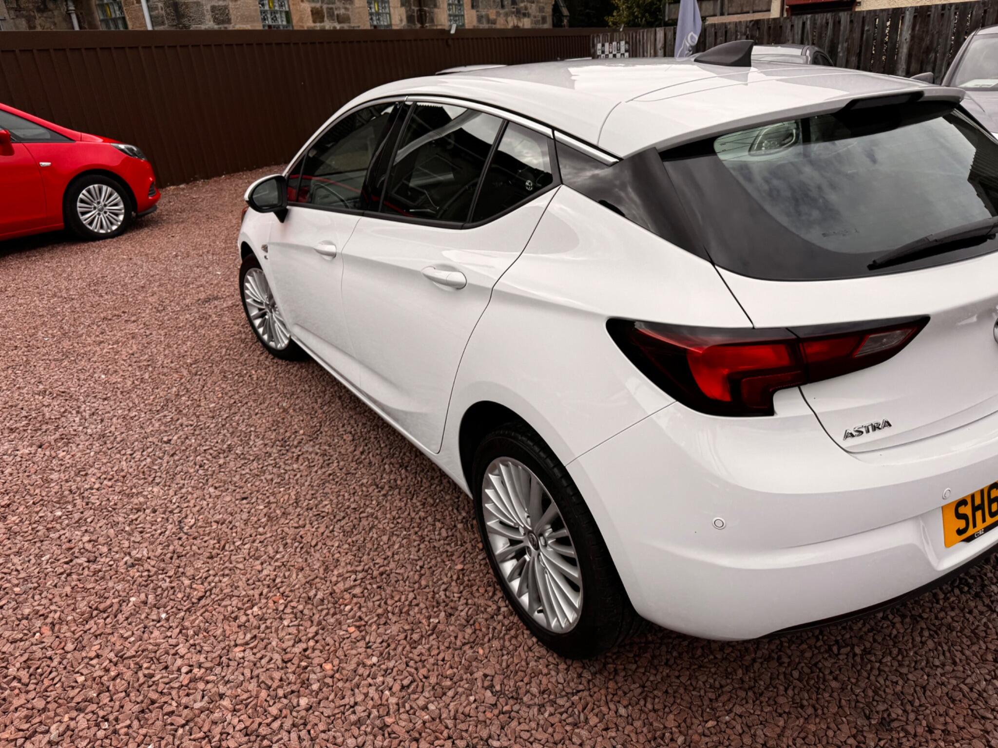 Vauxhall Astra view 7