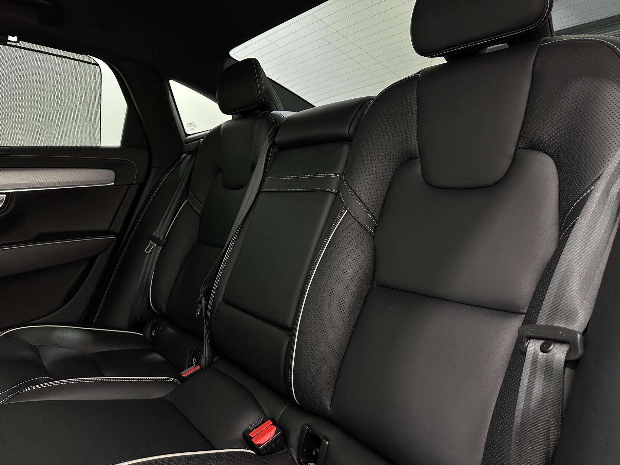 Volvo S90 view 39