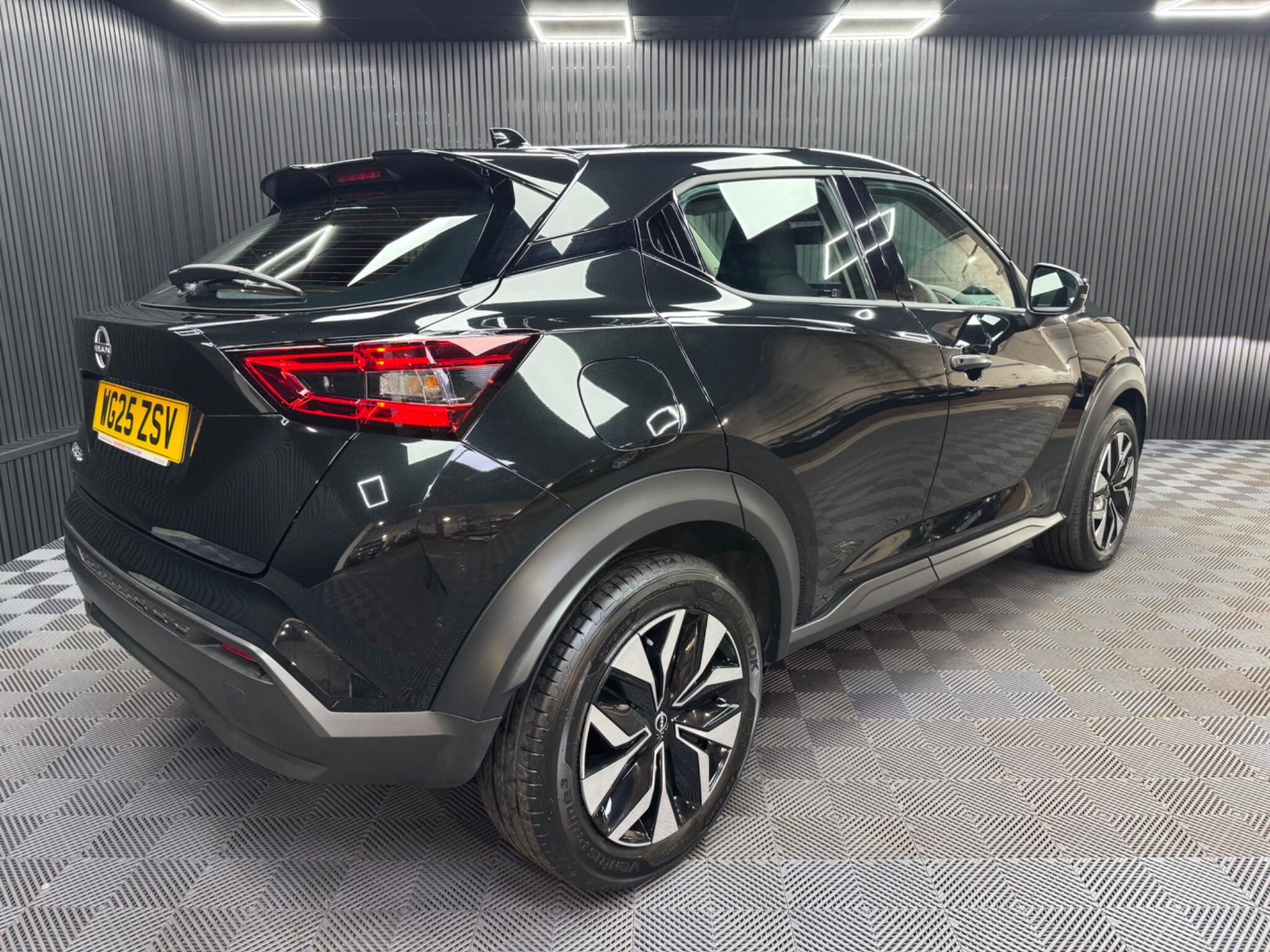 Nissan Juke view 22