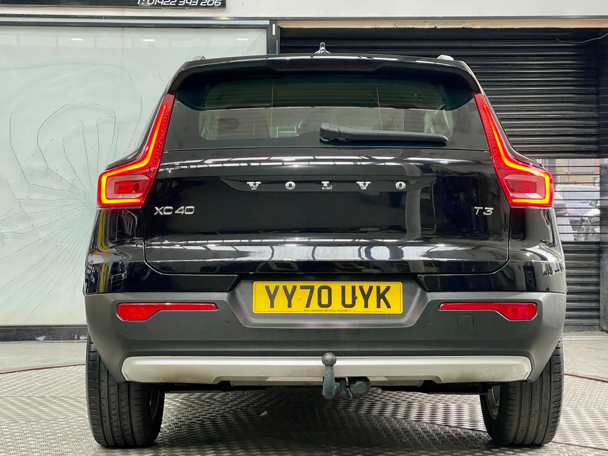 Volvo XC40 view 19