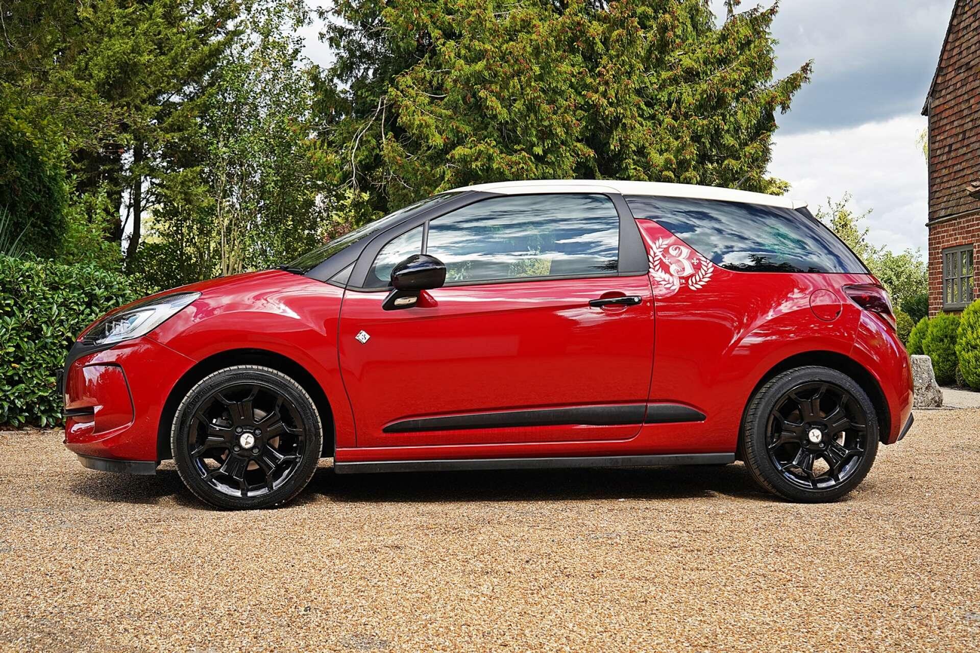 DS Automobiles DS 3 view 2