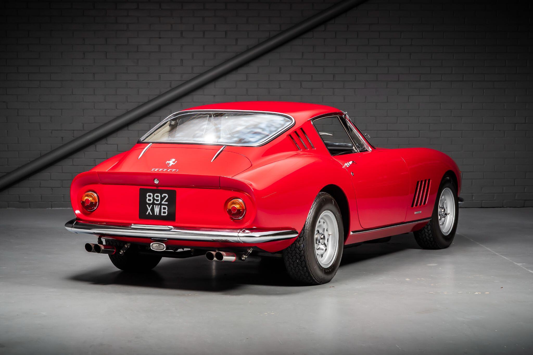 Ferrari 275 view 7