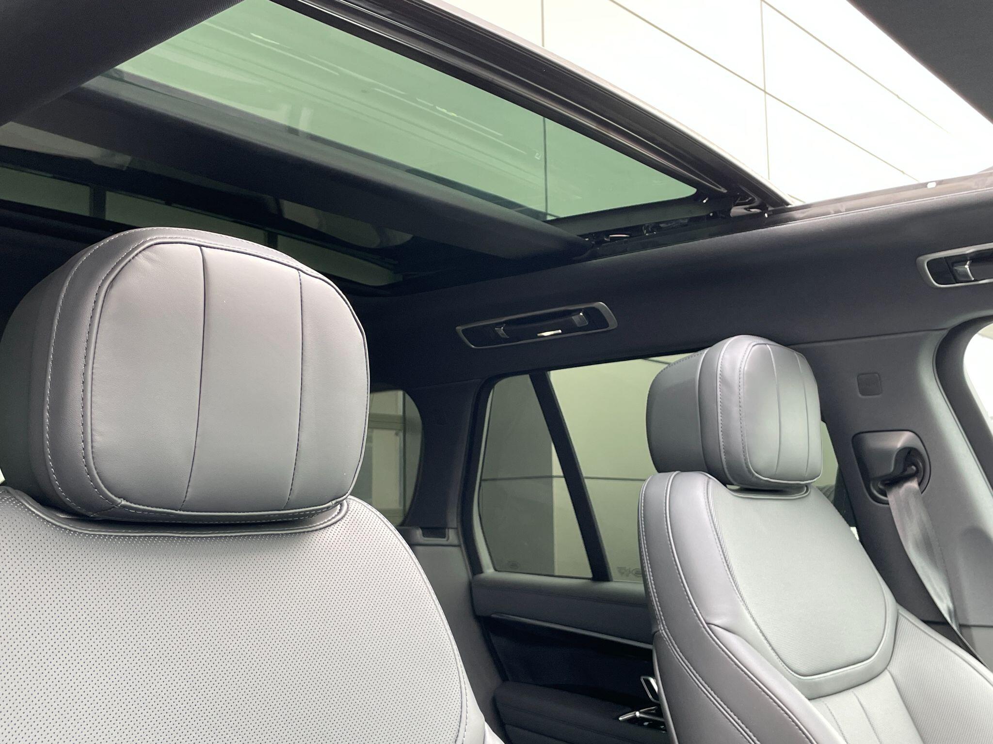 Land Rover Range Rover view 12
