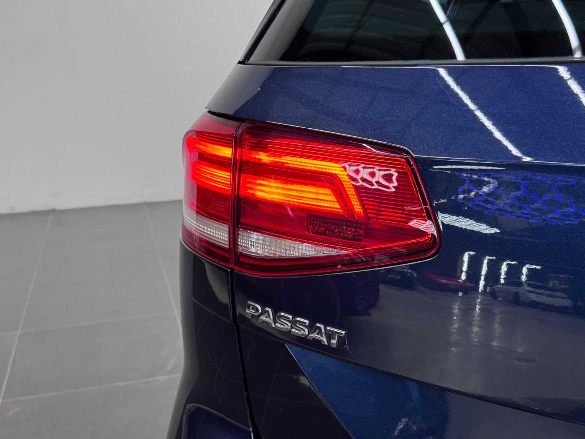 Volkswagen Passat view 52