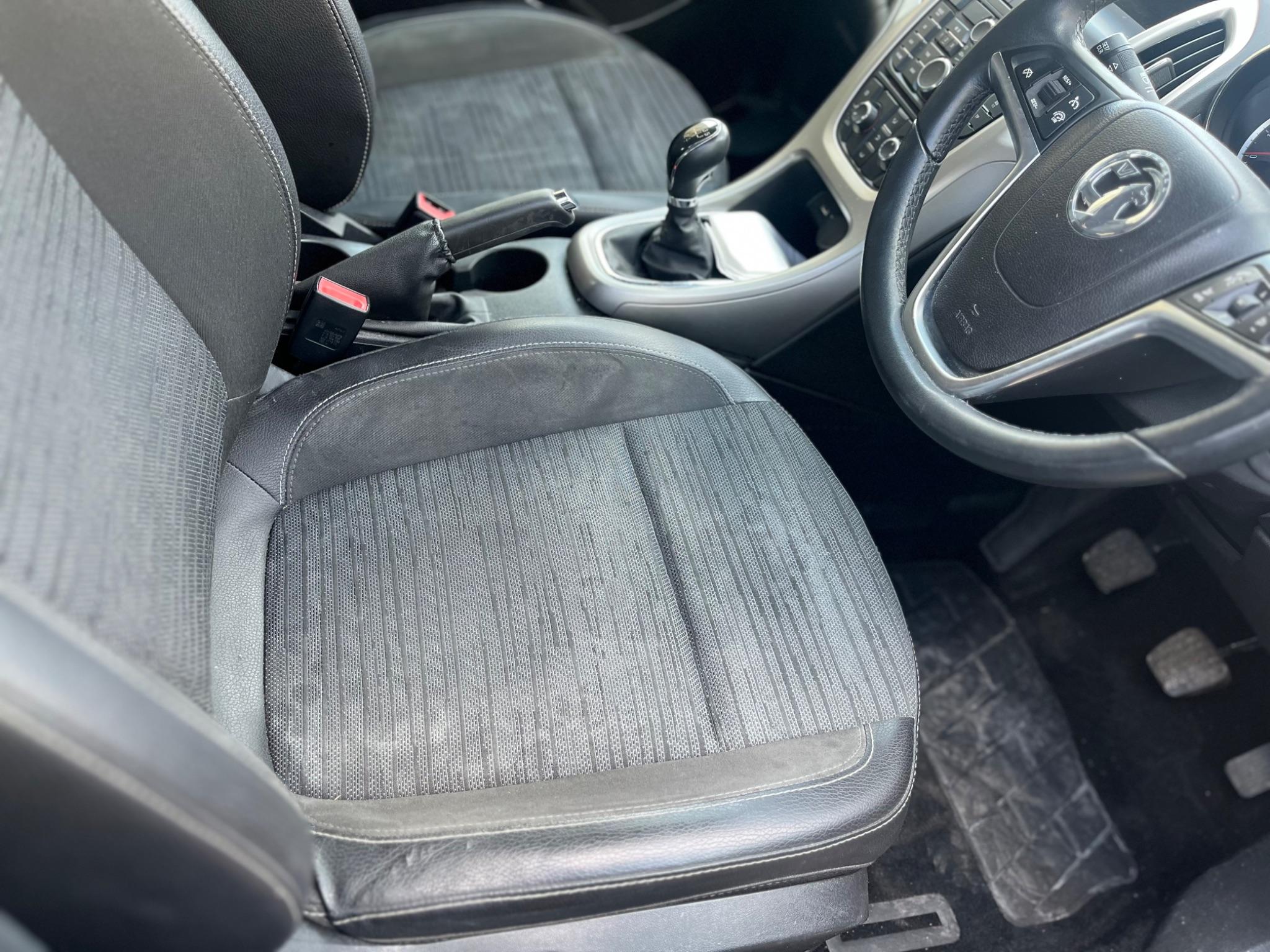 Vauxhall Astra view 7