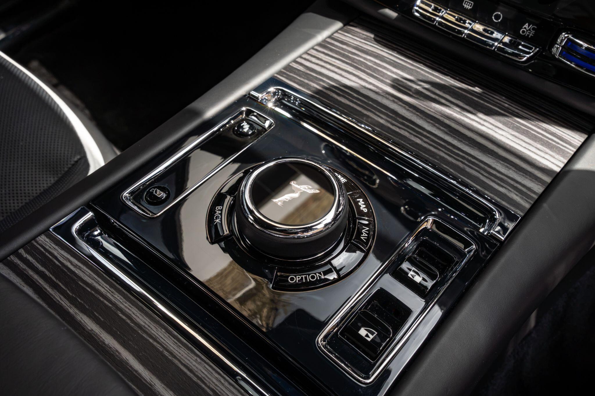 Rolls-Royce Spectre view 31